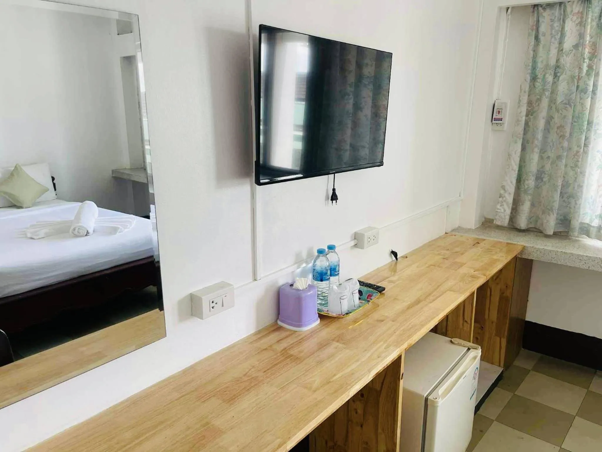 Bedroom, Bed in S2S Queen Trang Hotel