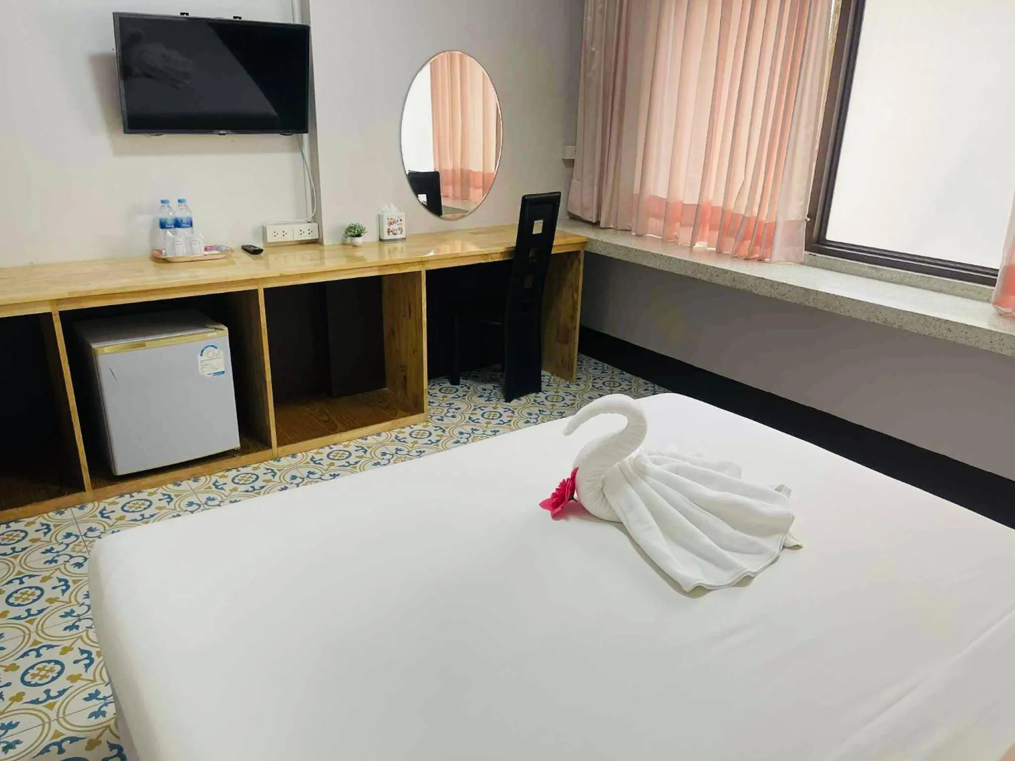 Bedroom, Bed in S2S Queen Trang Hotel