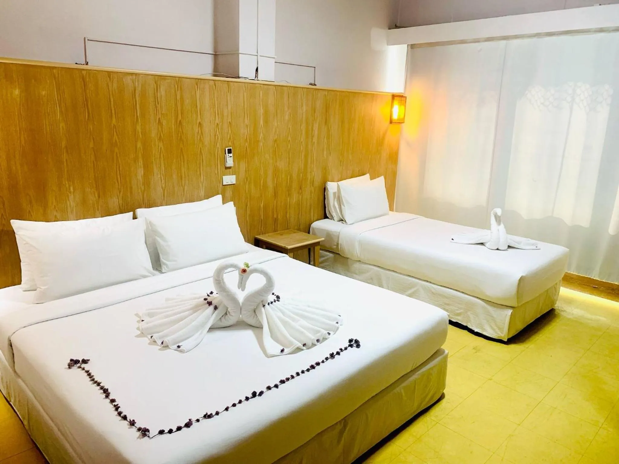 Bedroom, Bed in S2S Queen Trang Hotel