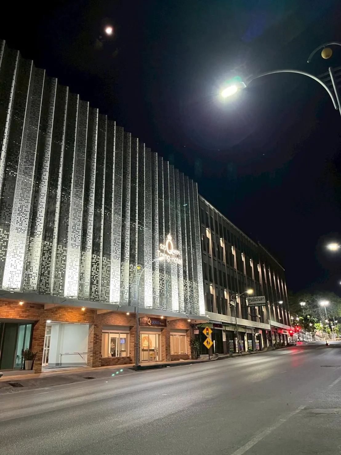 Property building in S2S Queen Trang Hotel