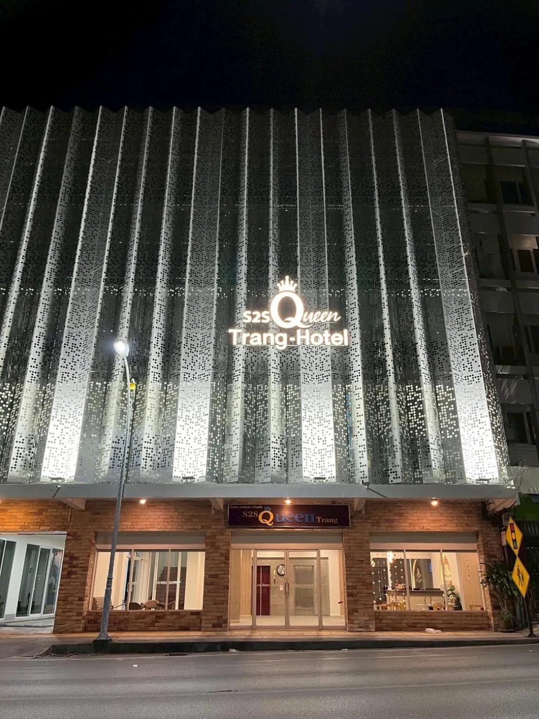 Property building in S2S Queen Trang Hotel