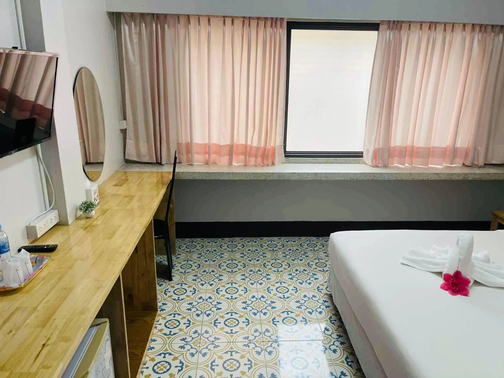 Bedroom, Bed in S2S Queen Trang Hotel