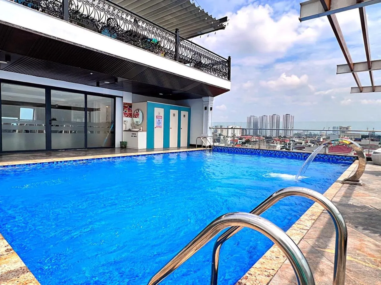 Swimming pool in GM Hotel and Apartment