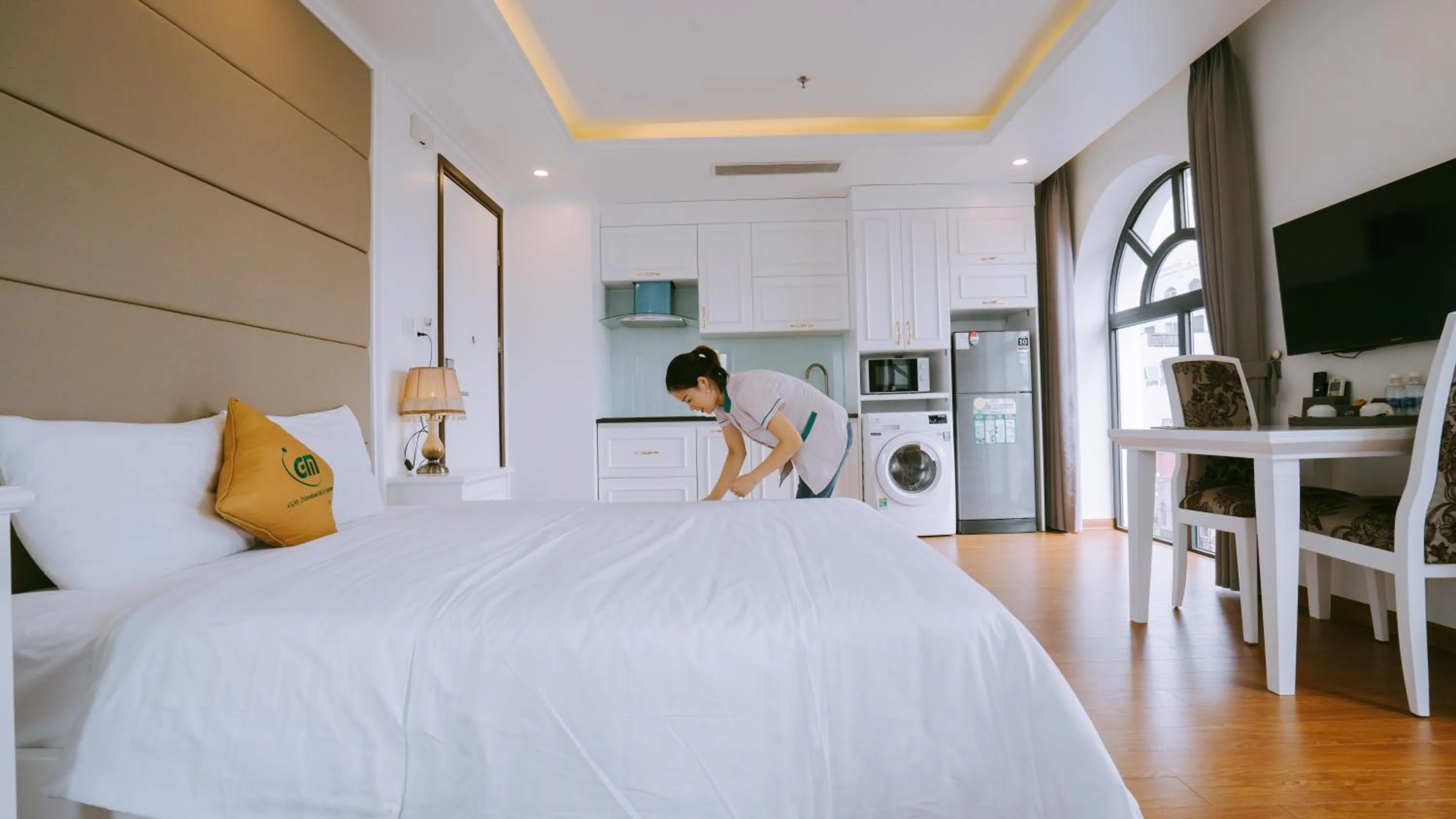 Living room, Bed in GM Hotel and Apartment
