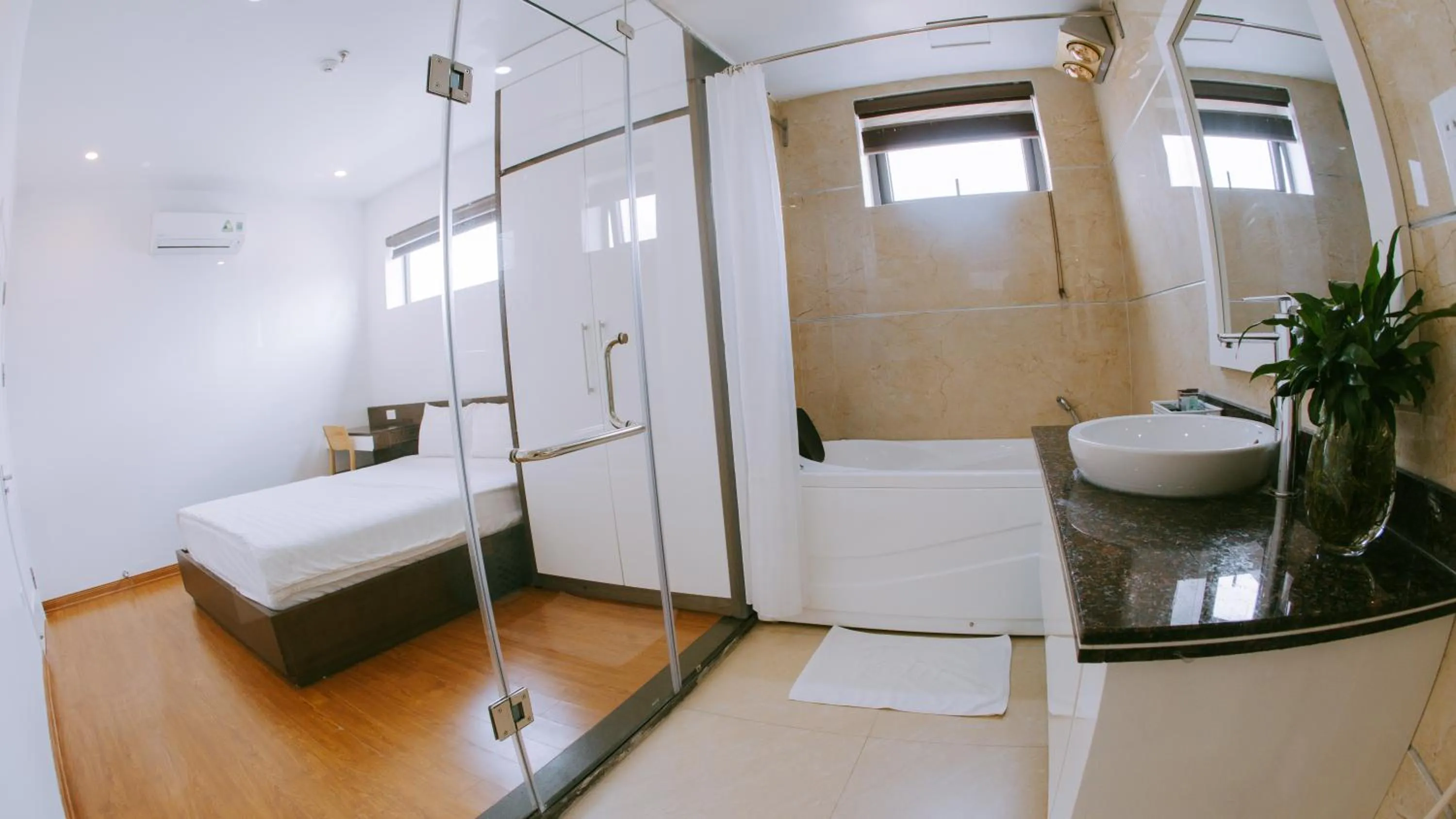 Toilet in GM Hotel and Apartment