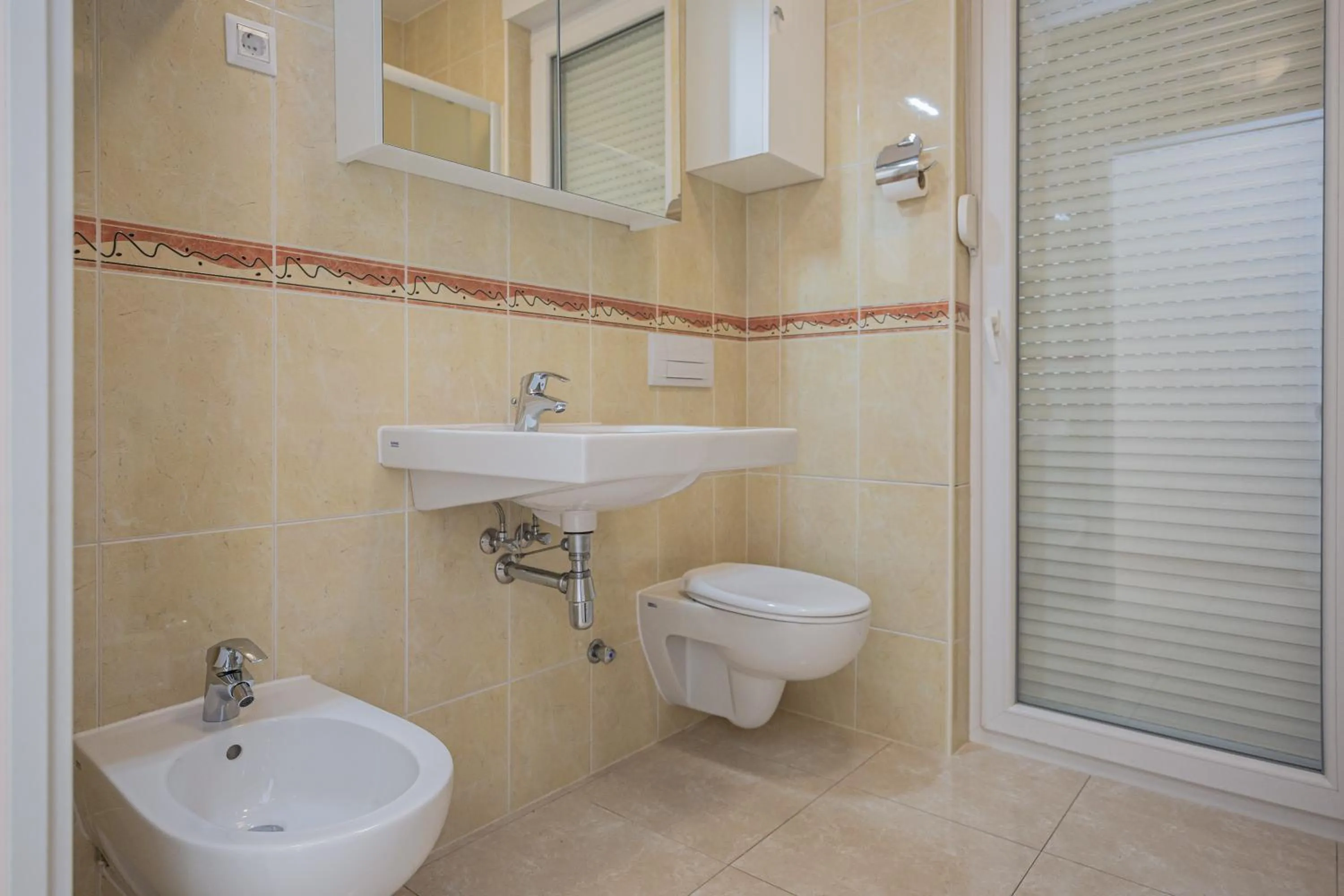AP 6+2 in one of the most luxury building in Omis