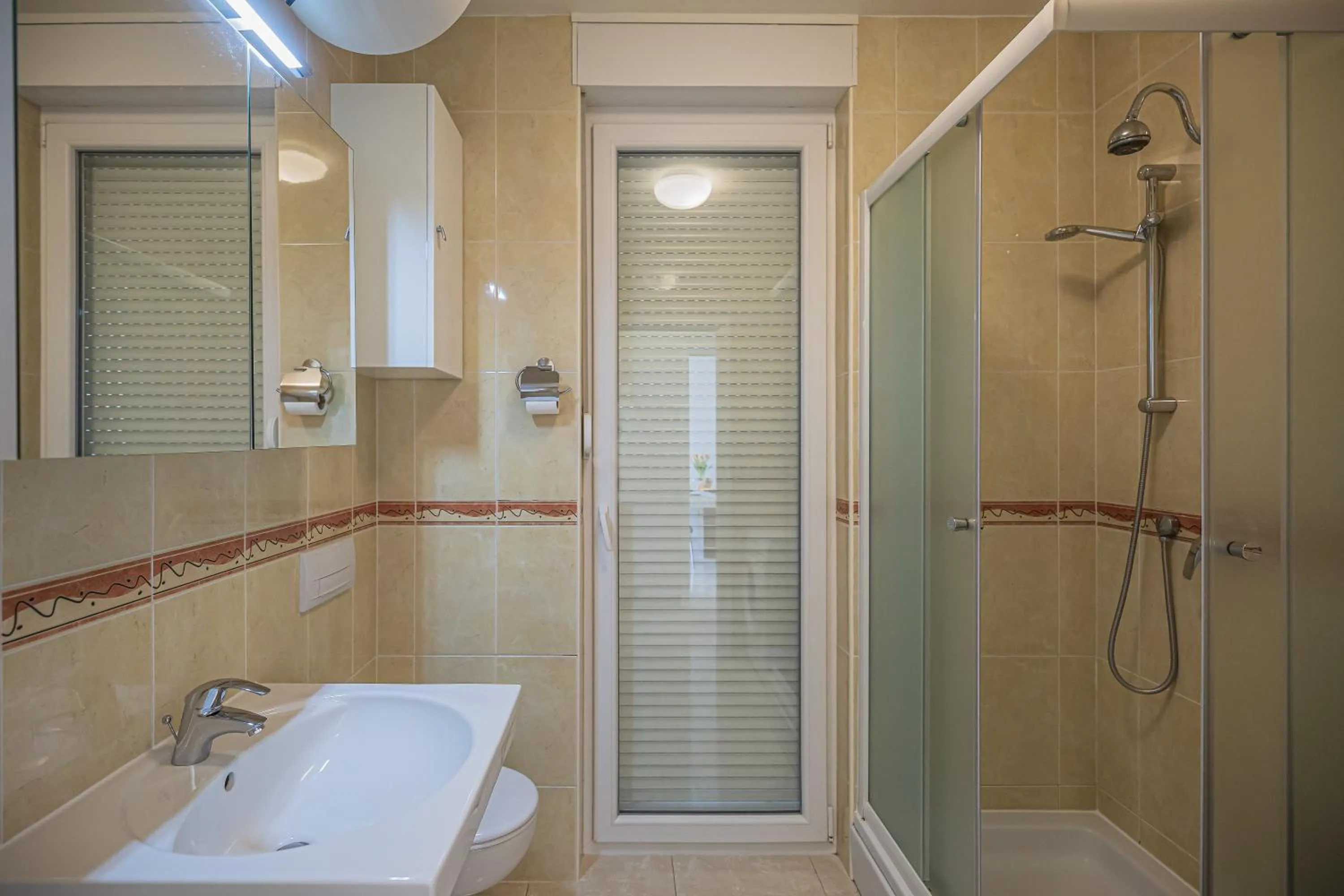 AP 6+2 in one of the most luxury building in Omis