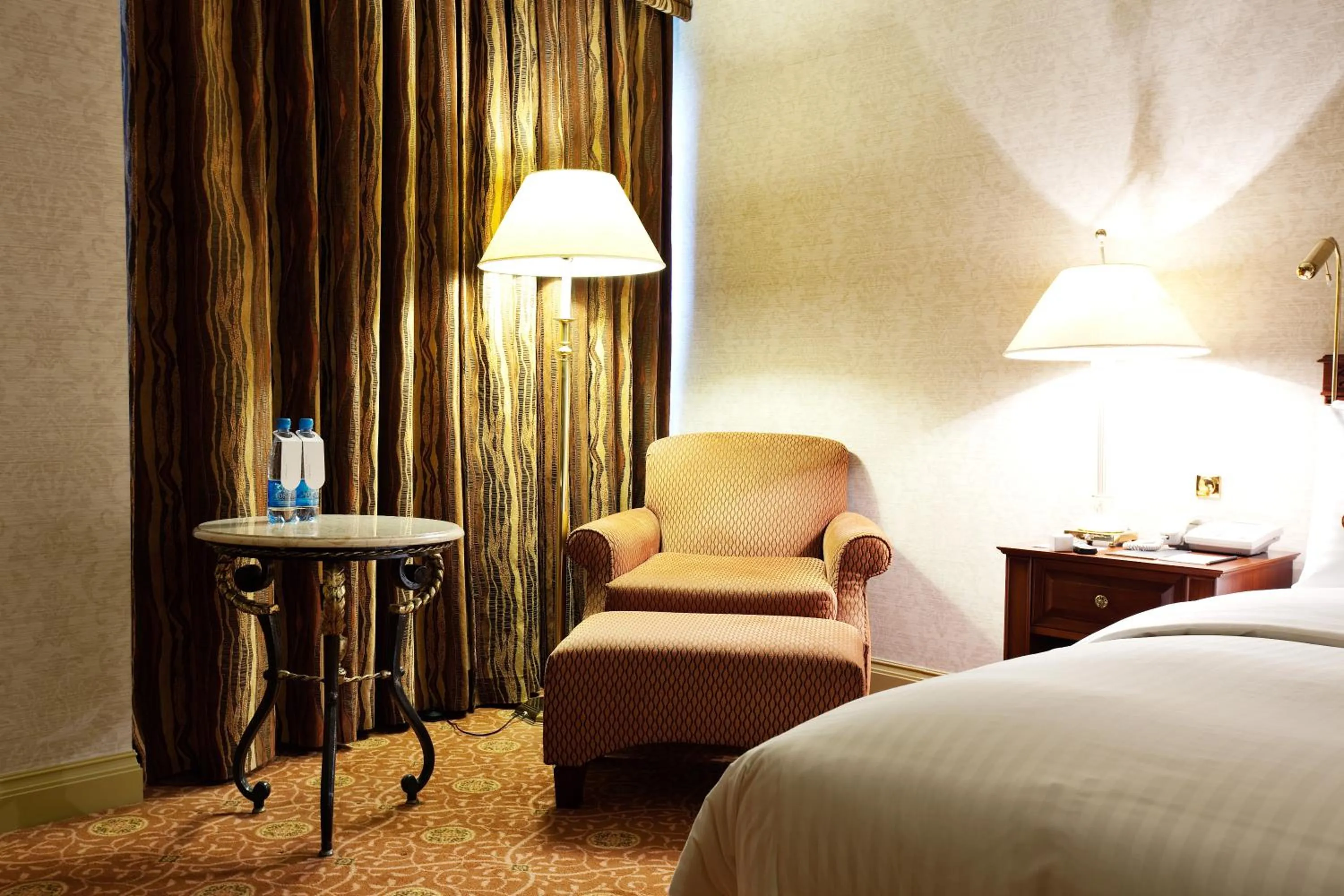 Living room, Bed in InterContinental Almaty by IHG