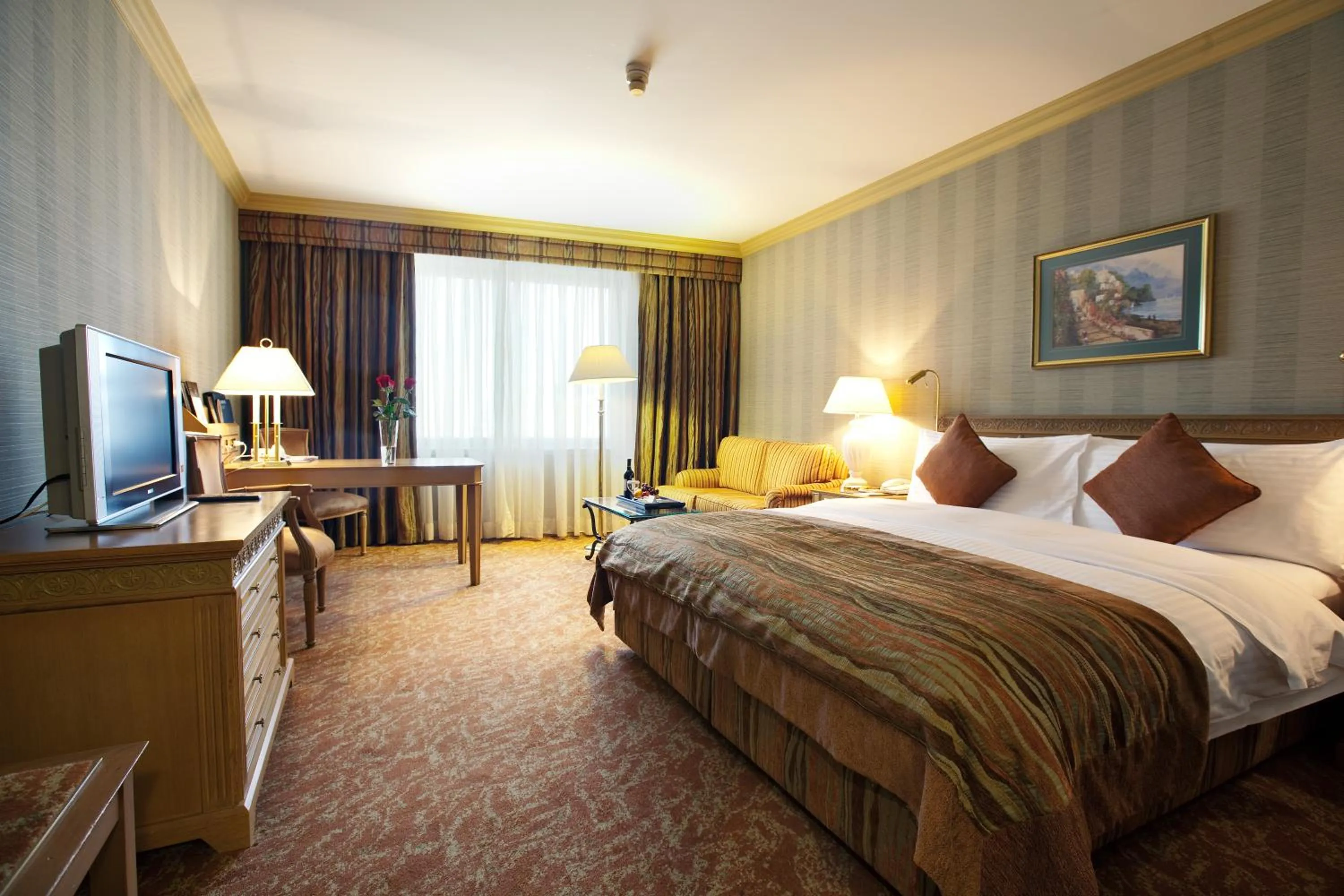 Photo of the whole room, Bed in InterContinental Almaty by IHG