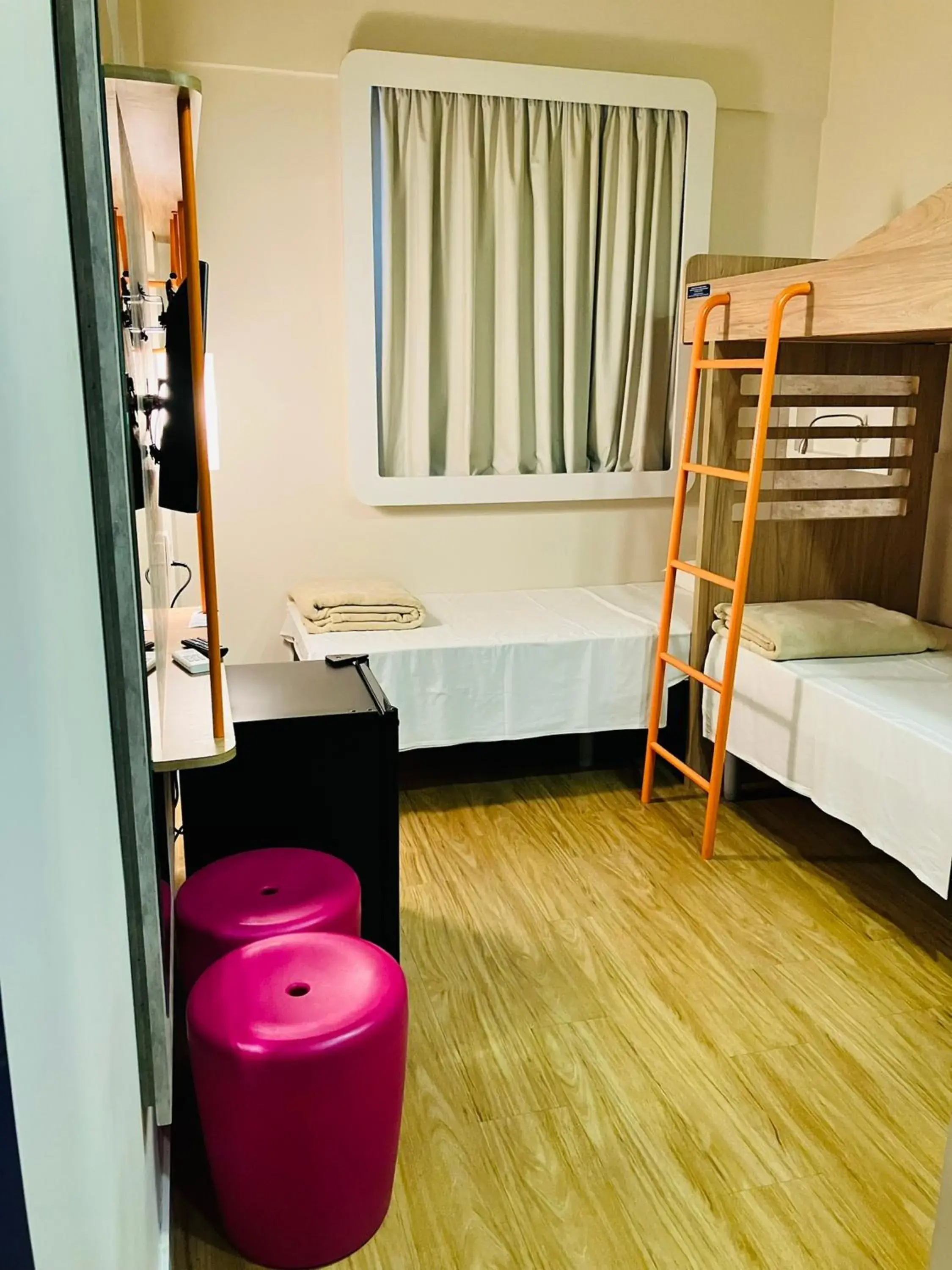 Superior Room with Three Single Beds - single occupancy in ibis budget Foz do Iguaçu Superior Room with Three Single Beds - single occupancy in ibis budget Foz do Iguaçu