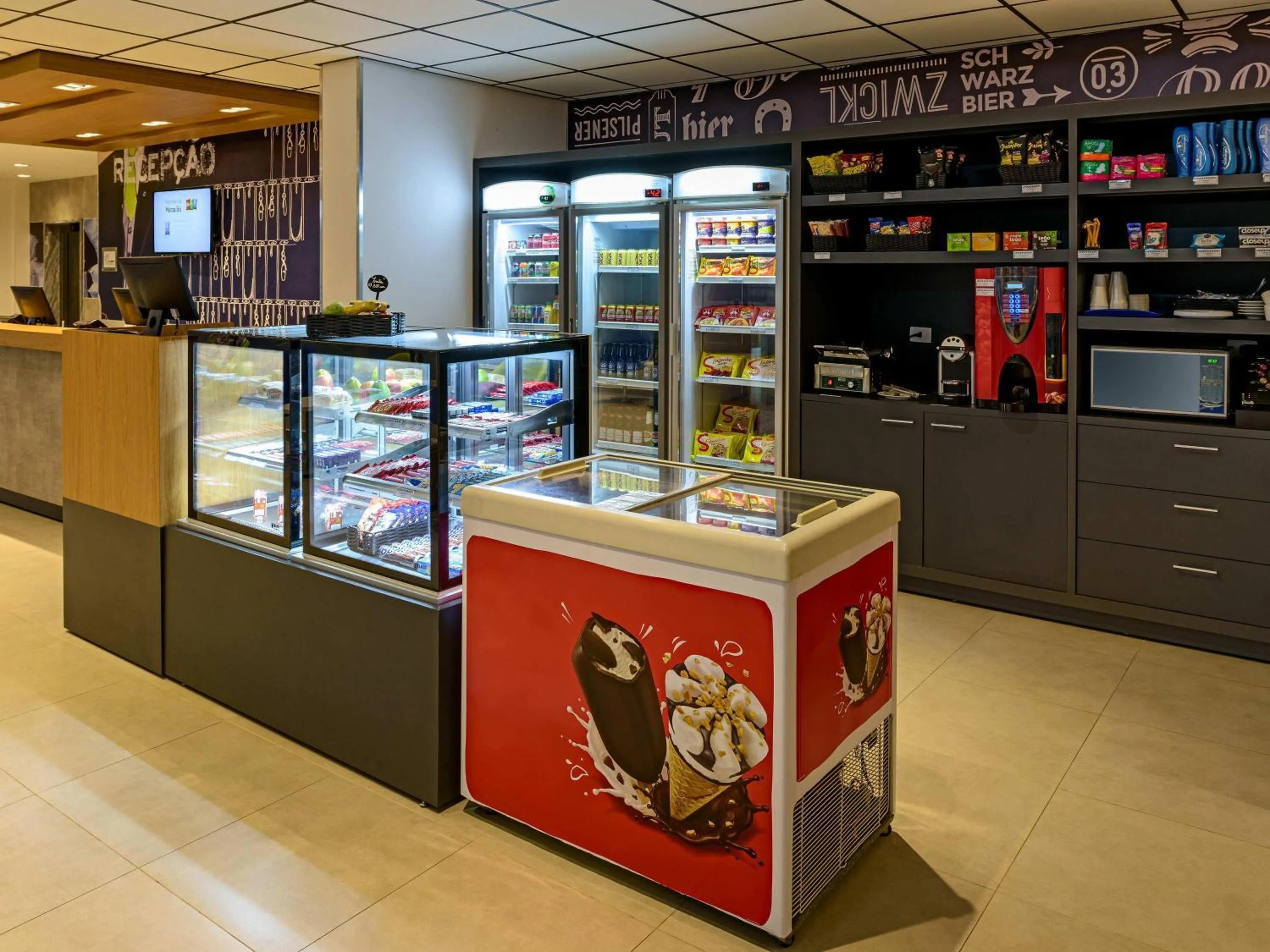 Lounge or bar in ibis budget Foz do Iguaçu