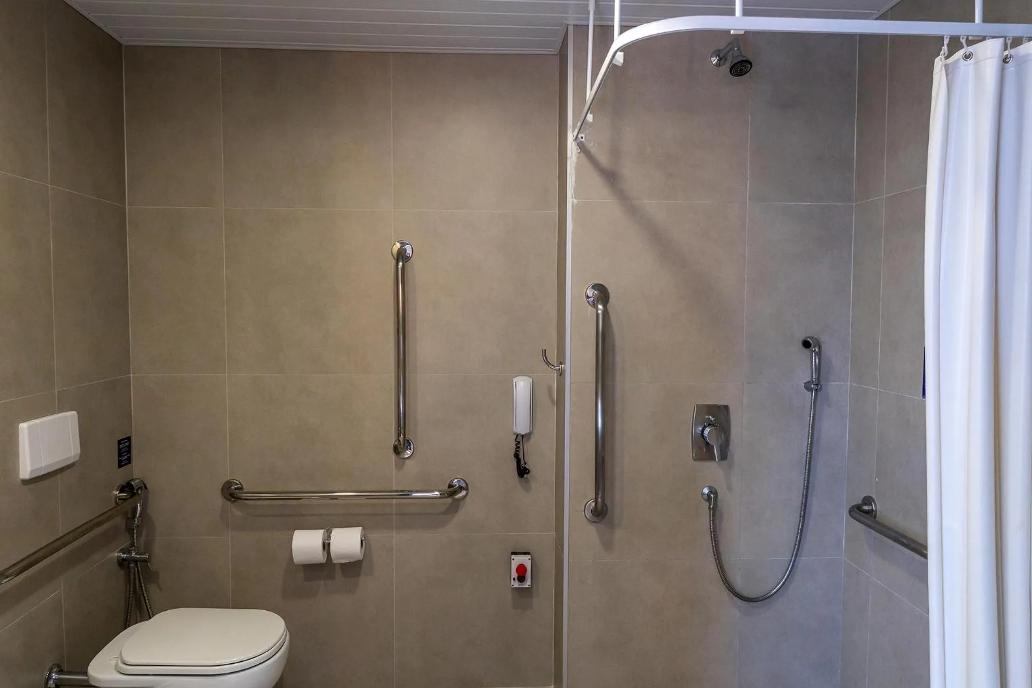 Shower in ibis budget Foz do Iguaçu