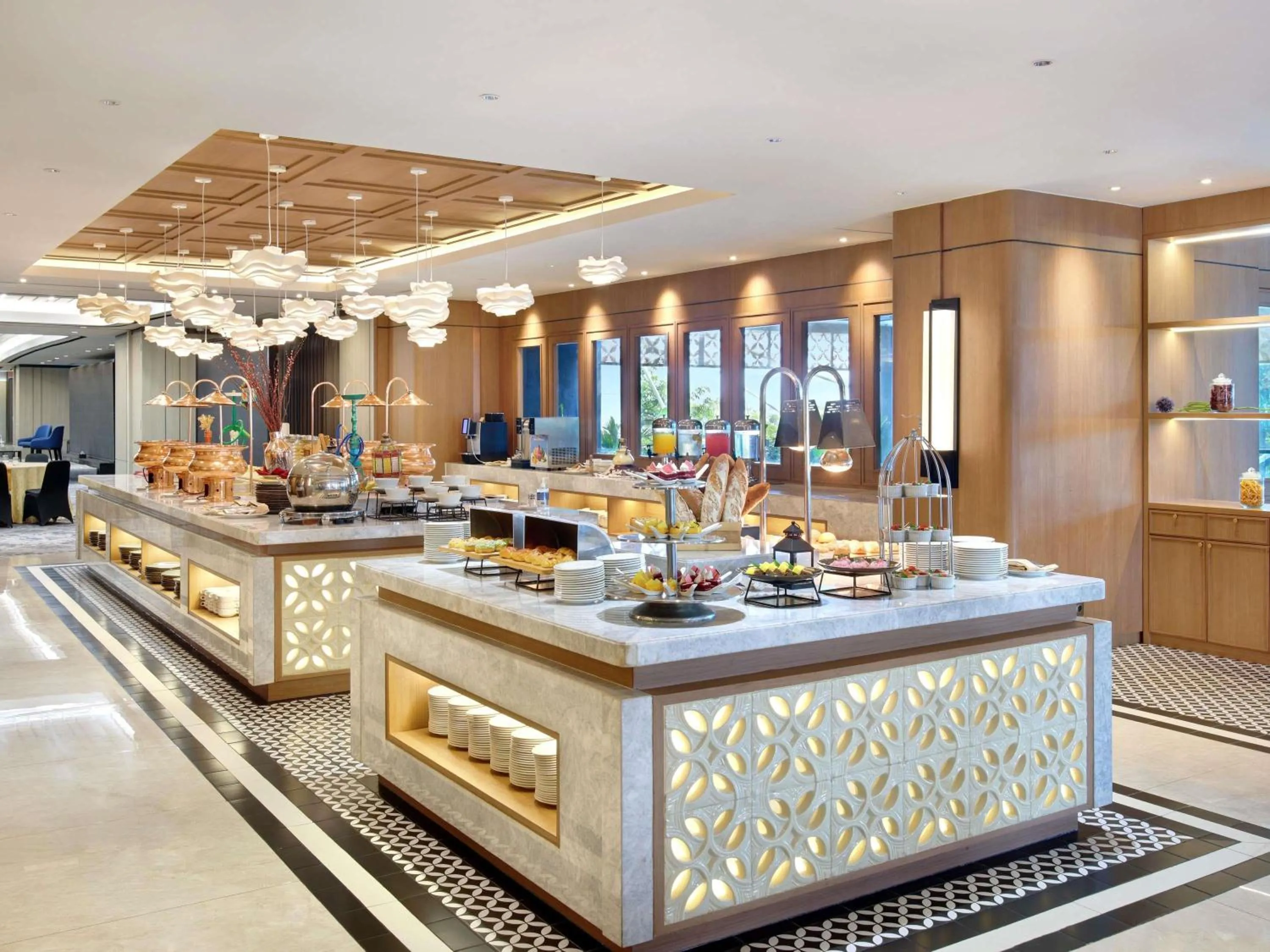 Restaurant/places to eat in Novotel Samator Surabaya Timur