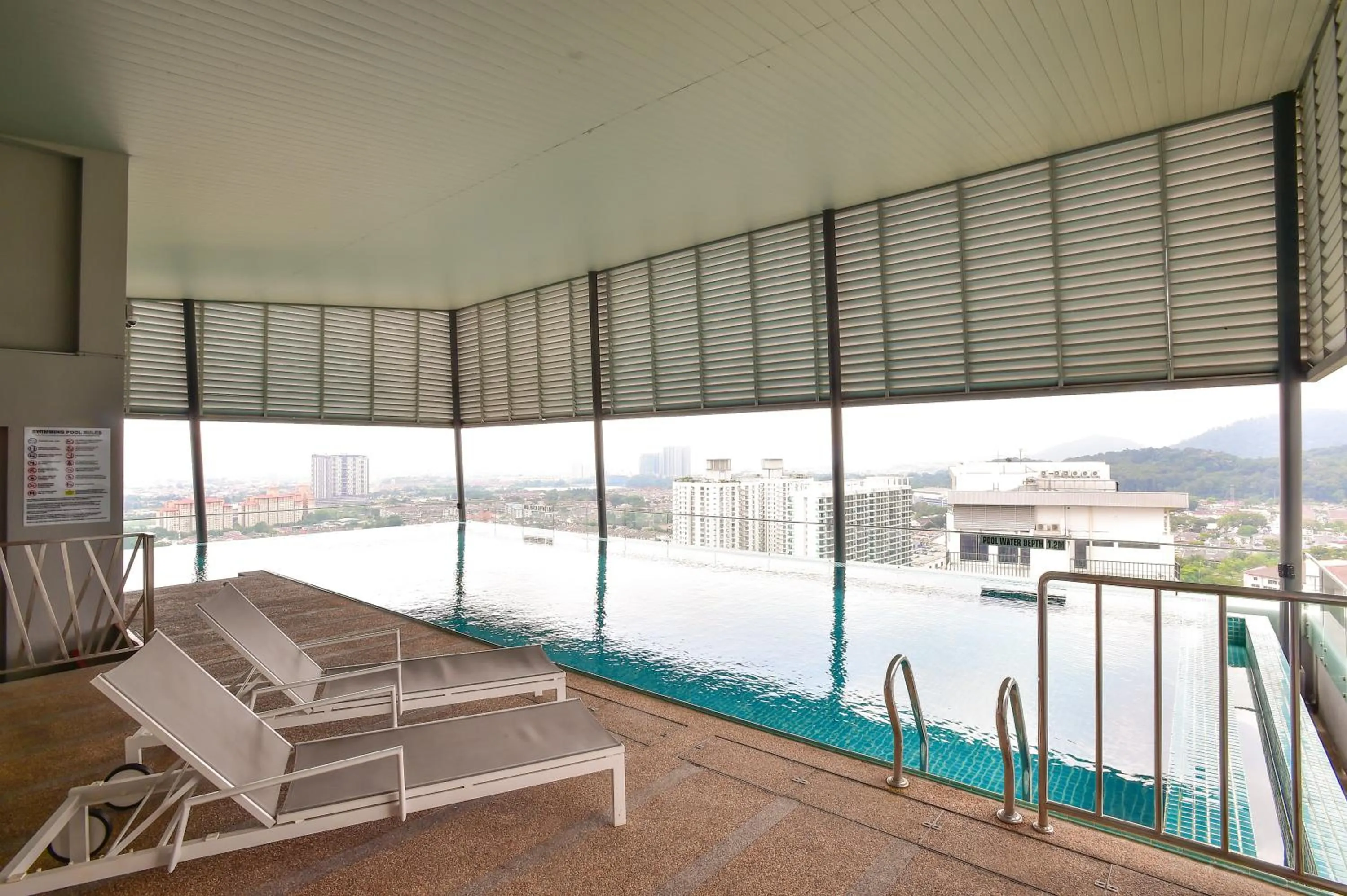 Swimming pool in Mercure Selangor Selayang