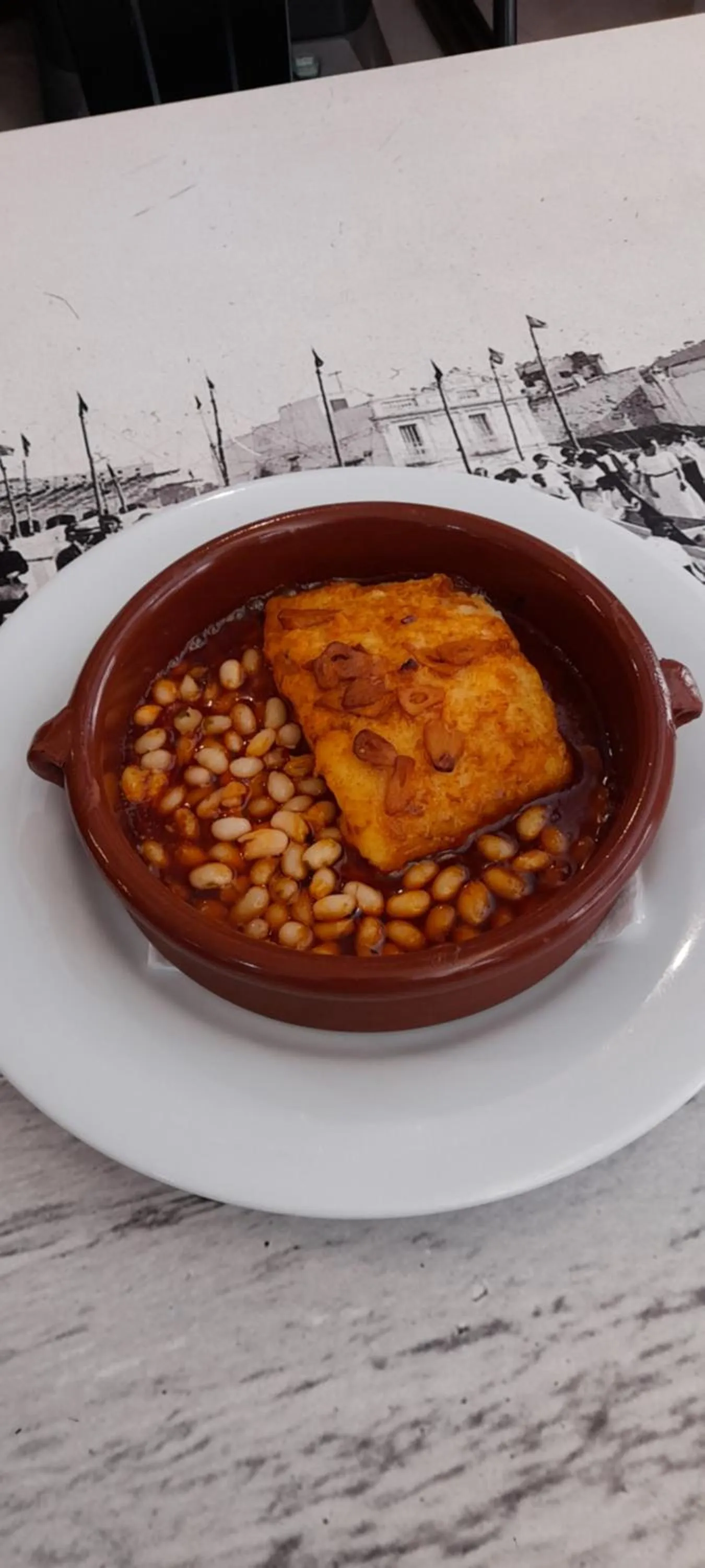 Restaurant/places to eat in Hostal Vila del Mar