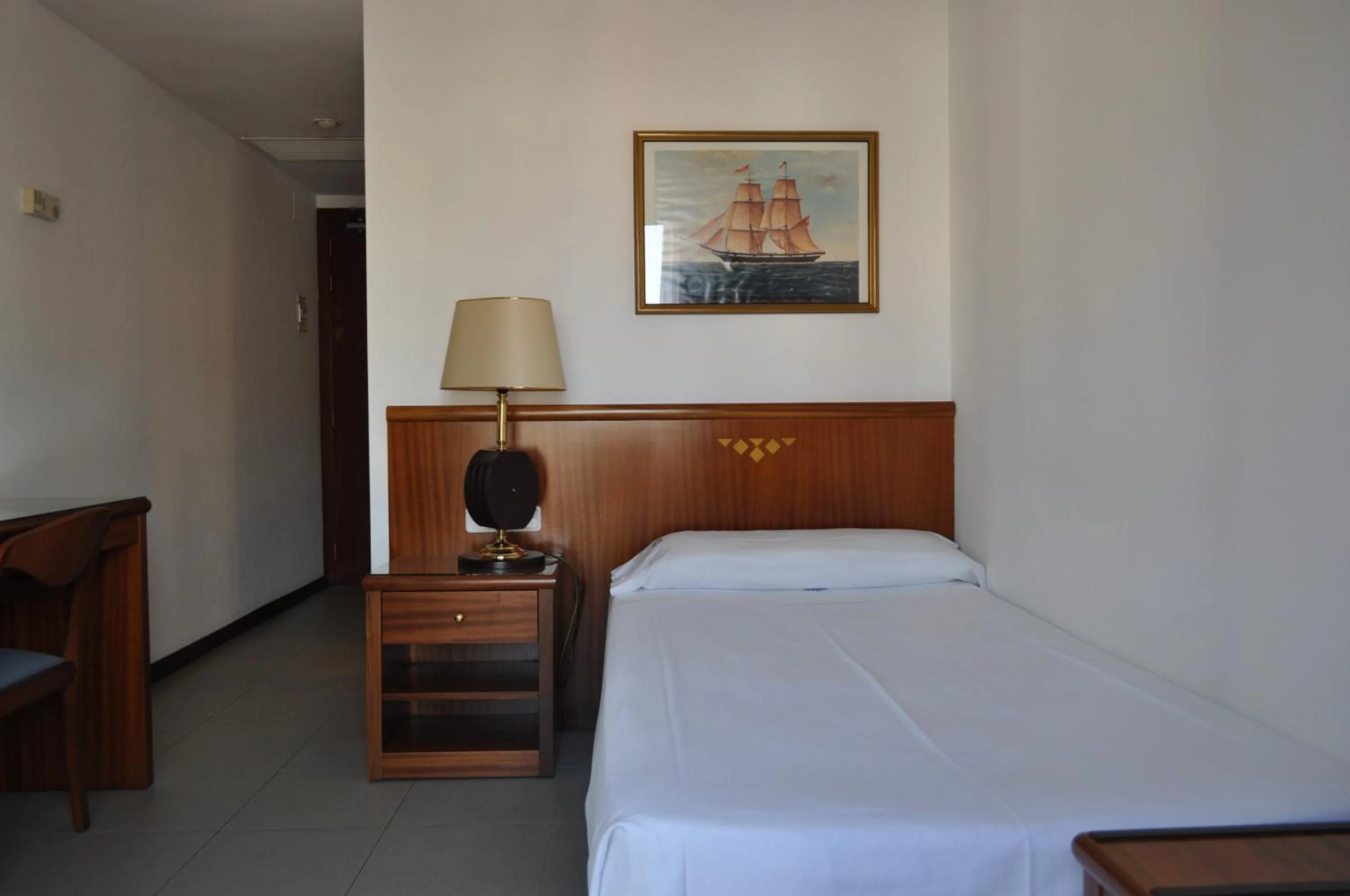 Photo of the whole room, Bed in Hostal Vila del Mar