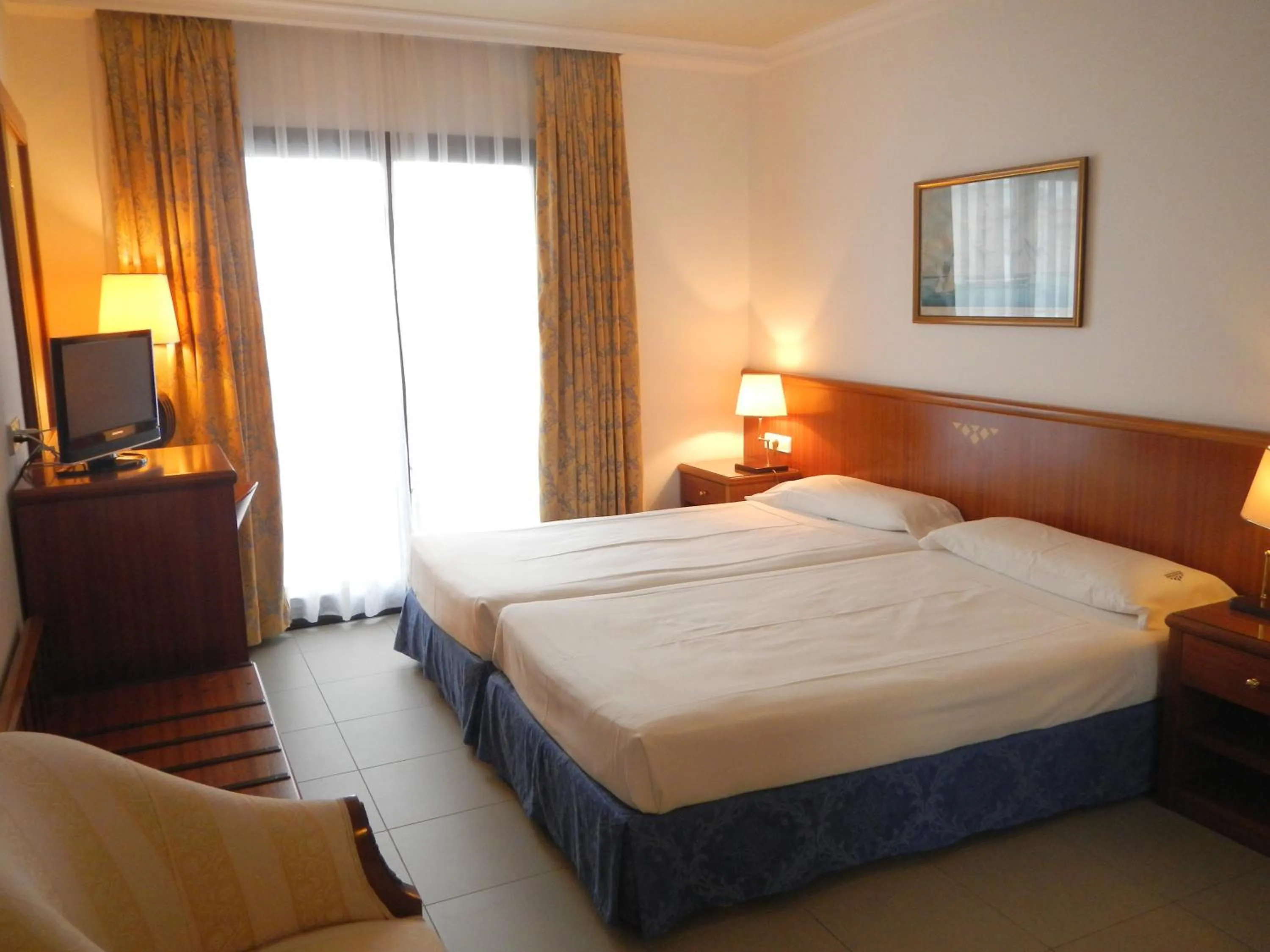 Photo of the whole room, Bed in Hostal Vila del Mar