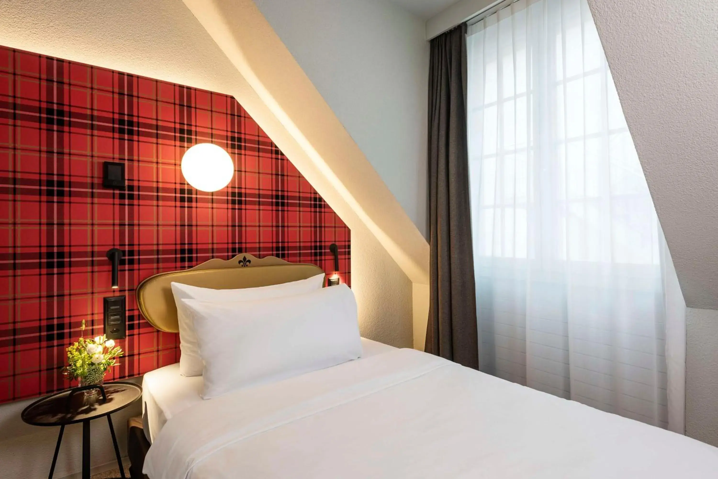 Standard Single Room in NH Bern The Bristol Standard Single Room in NH Bern The Bristol