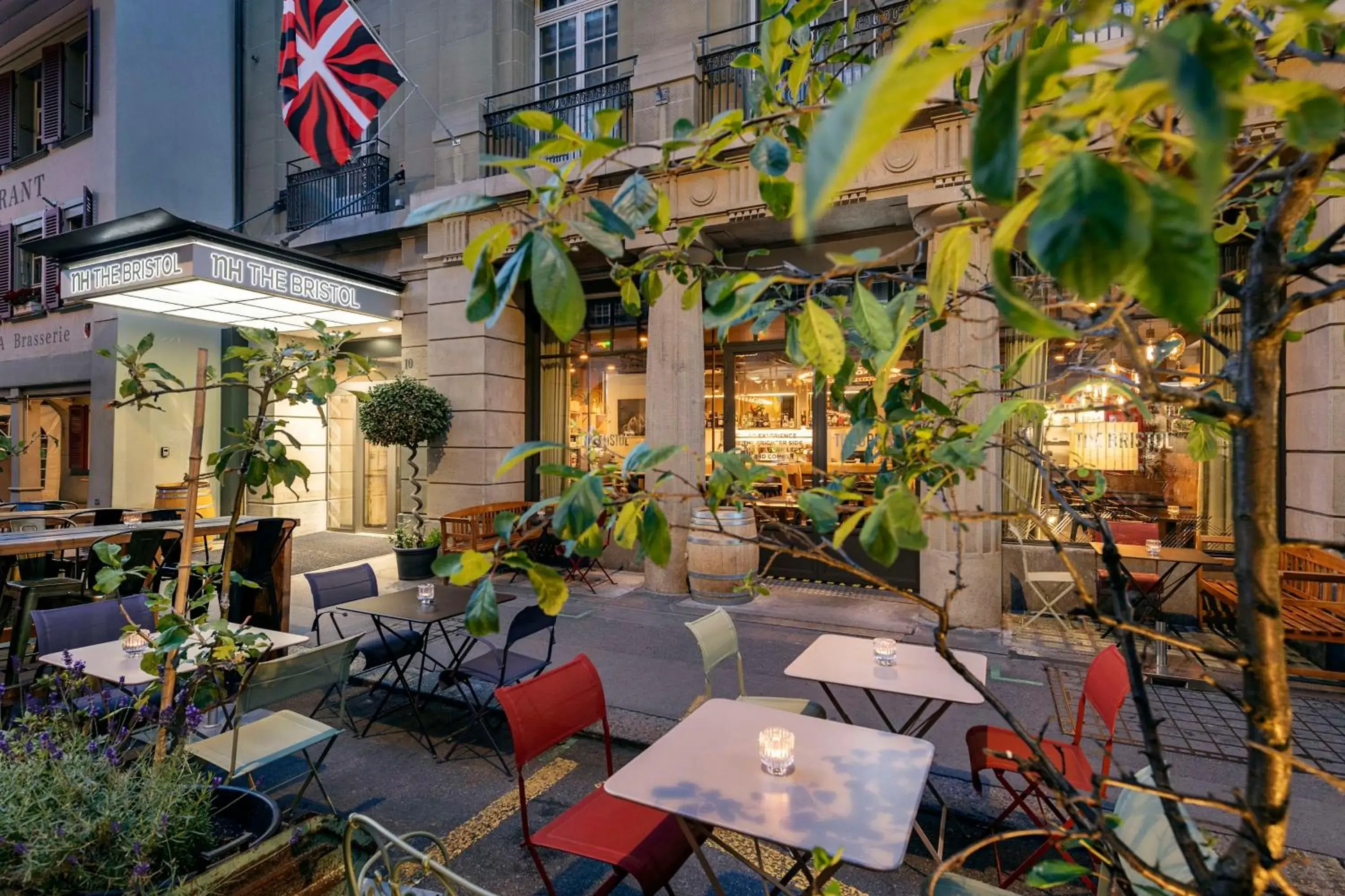 Facade/entrance in NH Bern The Bristol Facade/entrance in NH Bern The Bristol