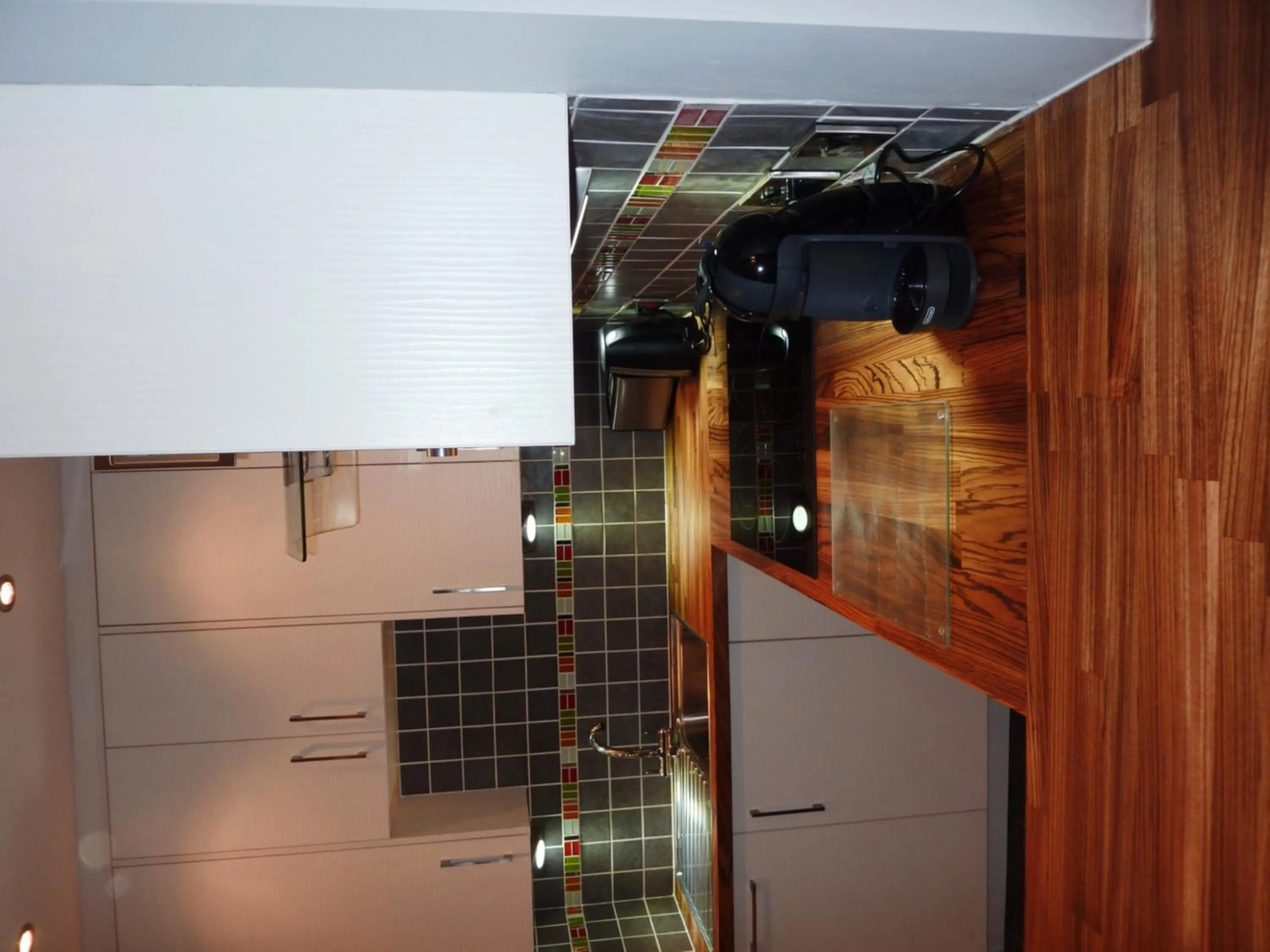 Luxury Suite in Hewlett Apartments