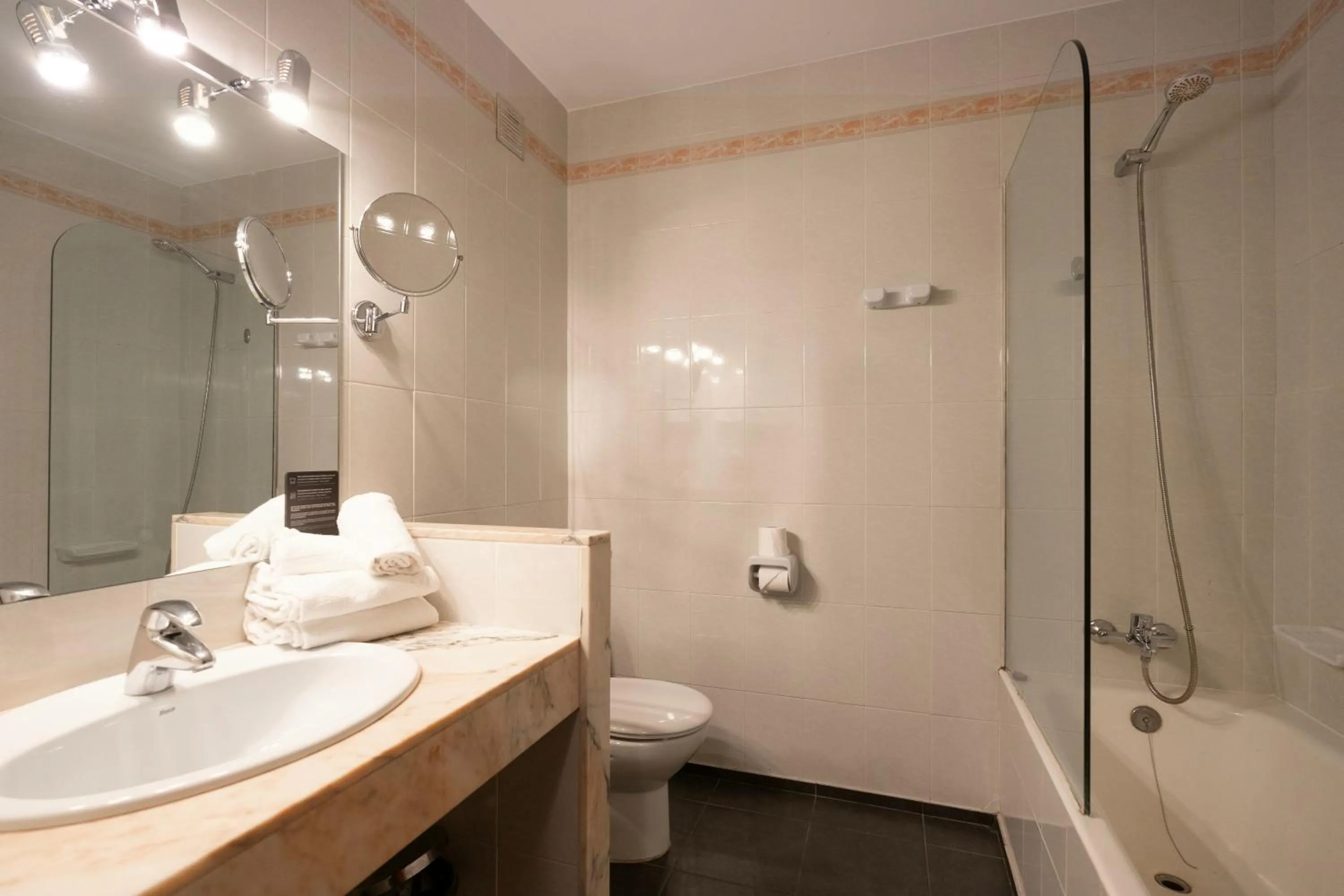 Bathroom in Aparthotel AnyosPark Mountain & Wellness Resort