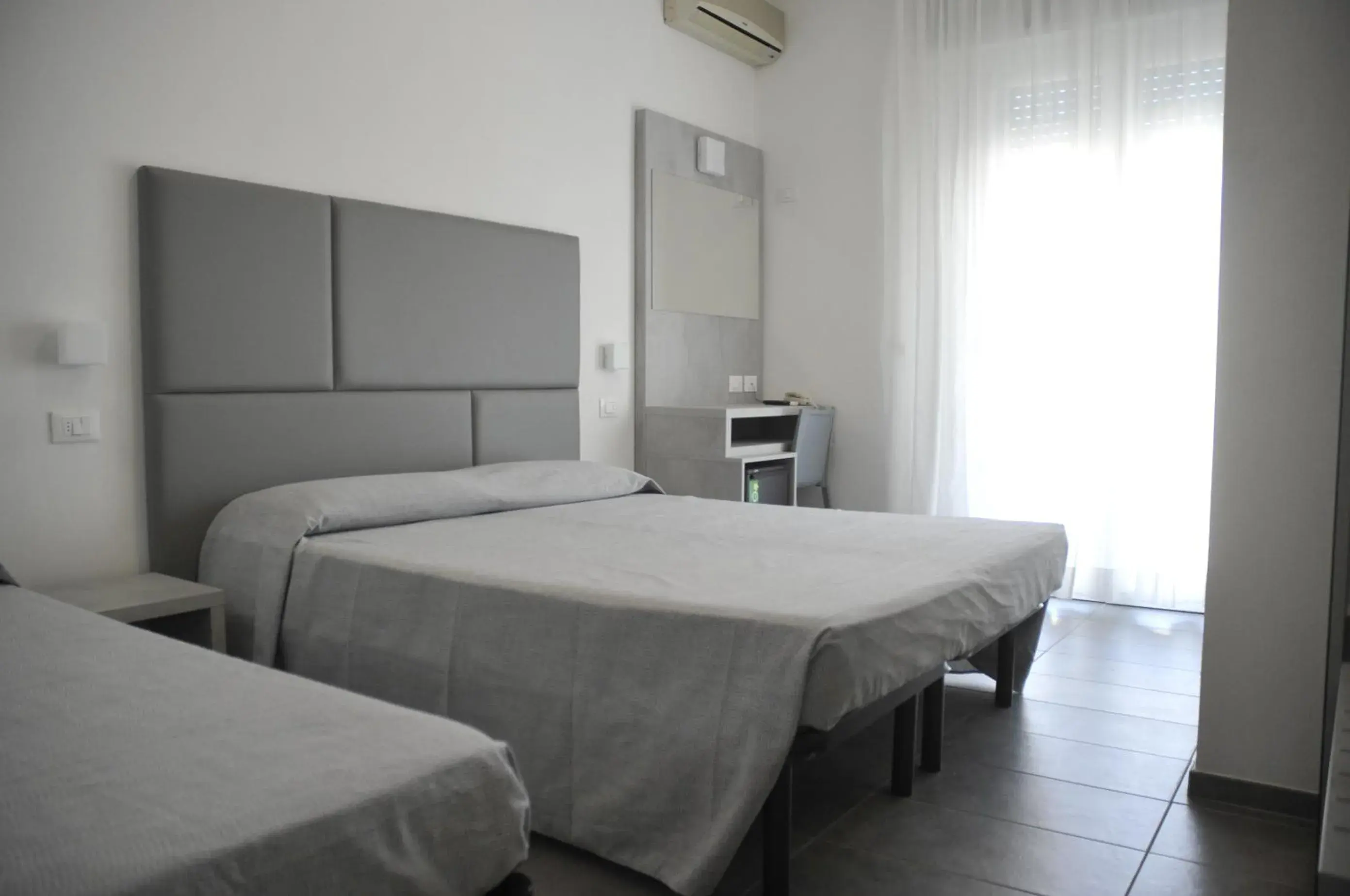 Bedroom, Bed in Hotel Eugenio