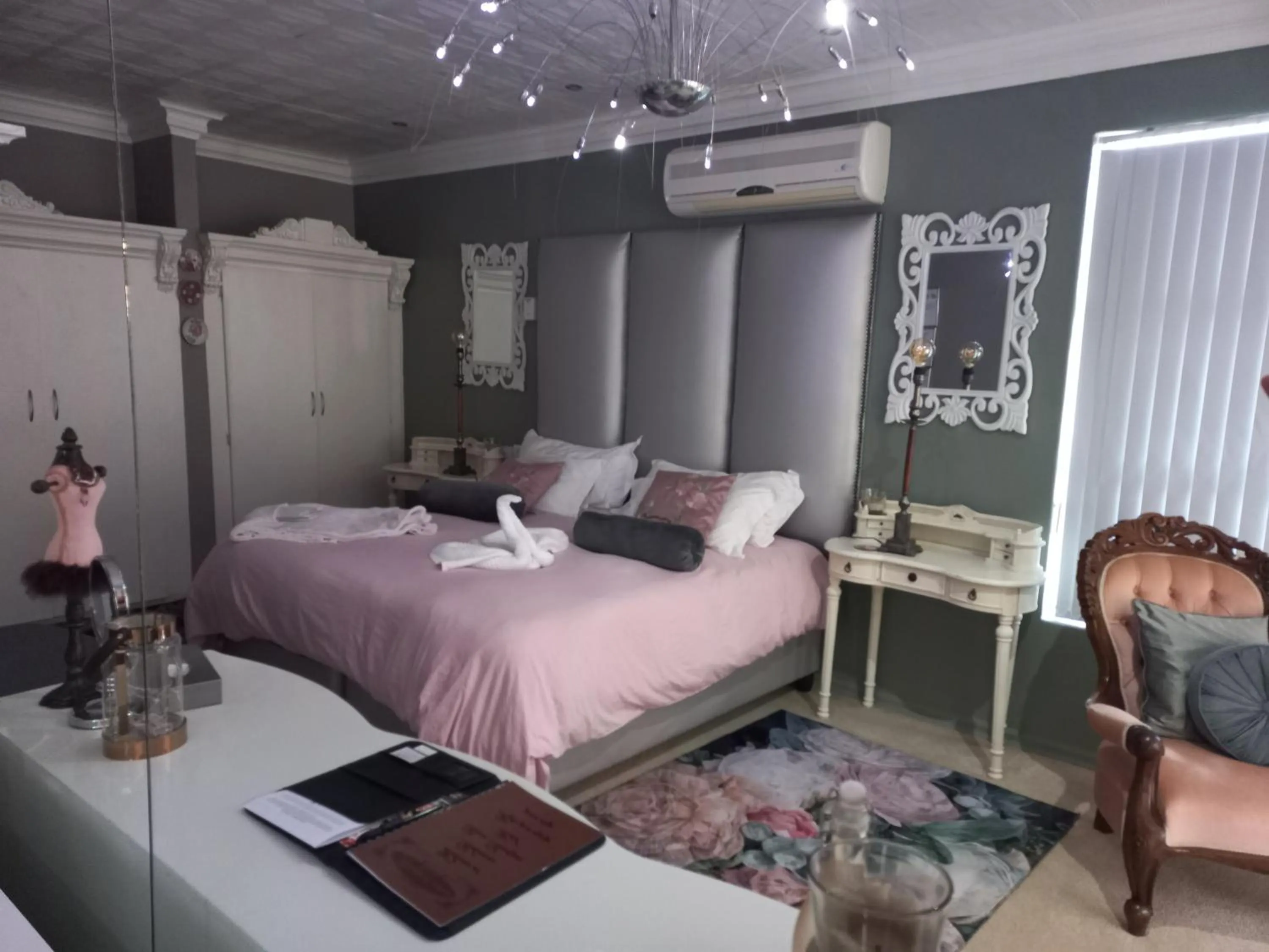 Bed in Belurana River Manor