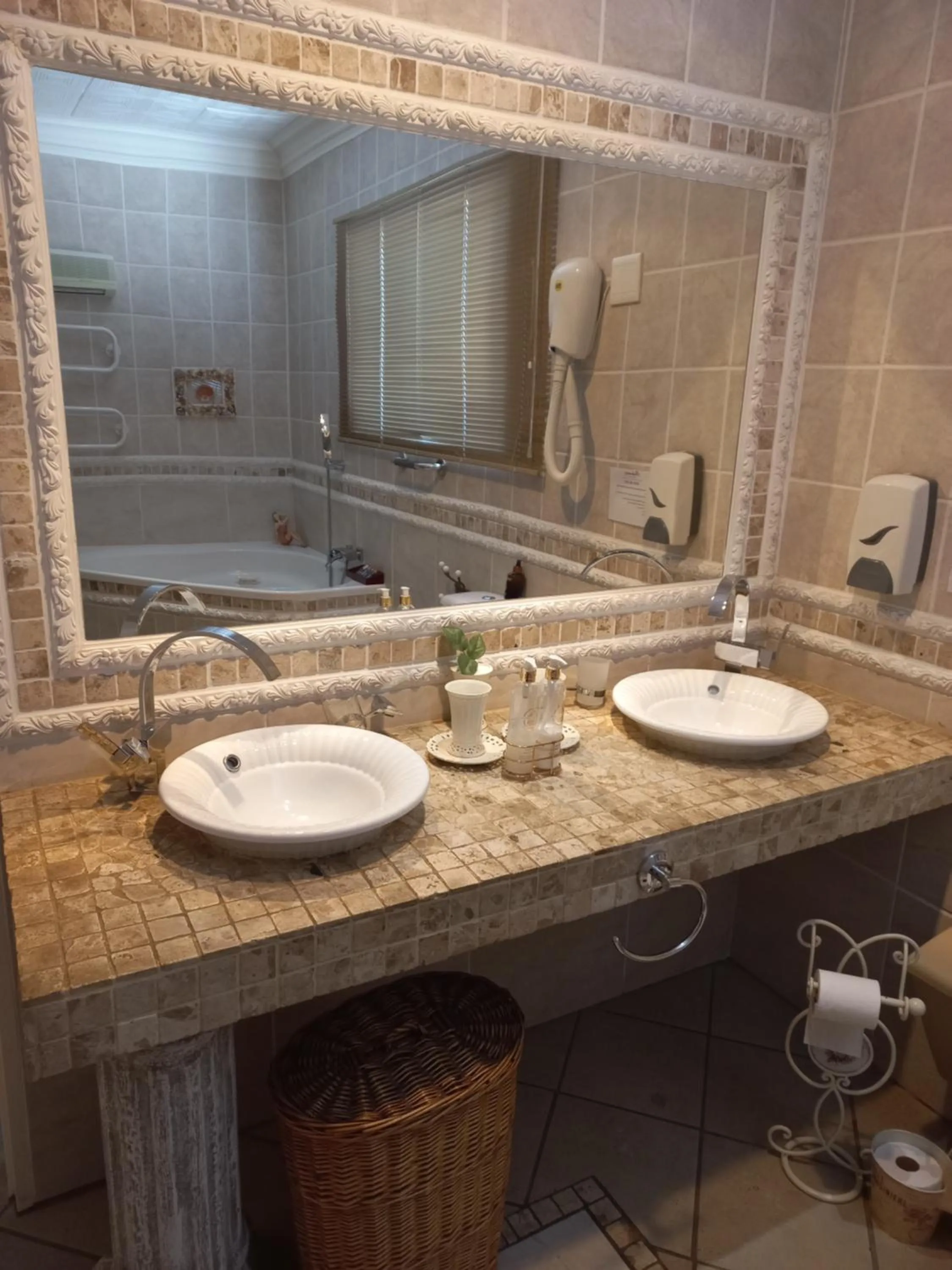 Belurana River Manor