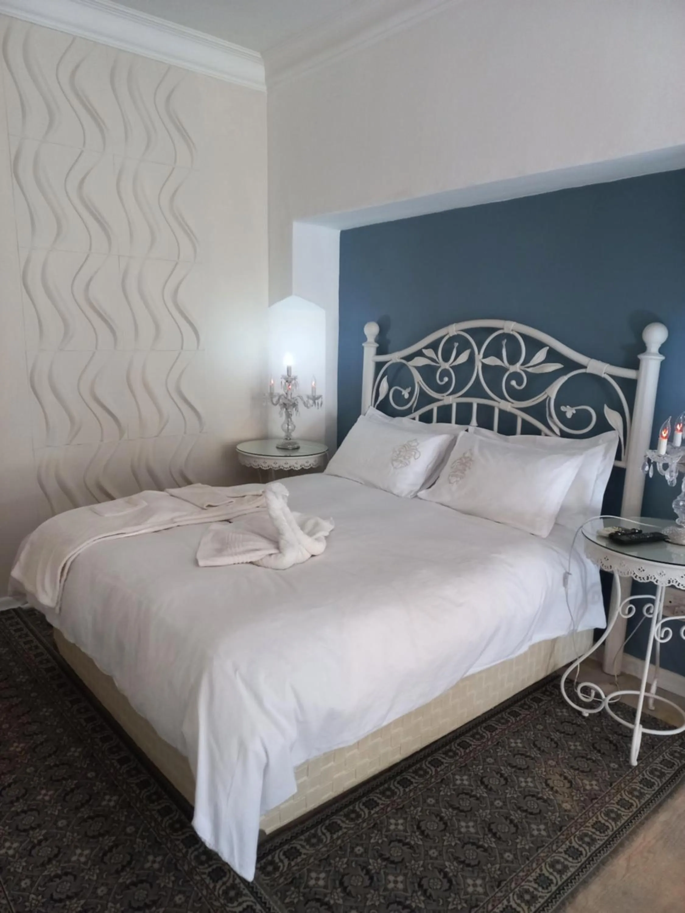 Bed in Belurana River Manor