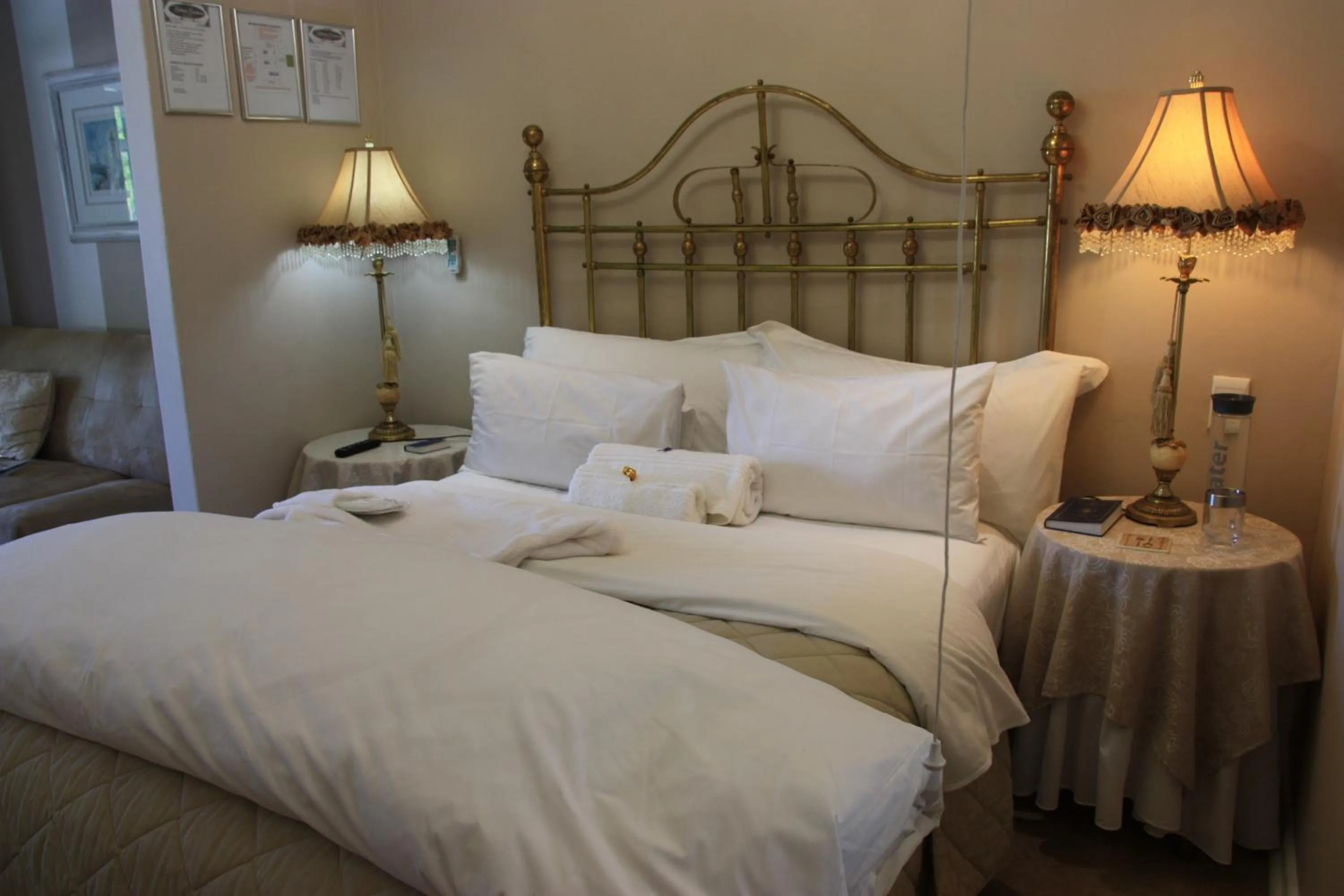 Bed in Belurana River Manor