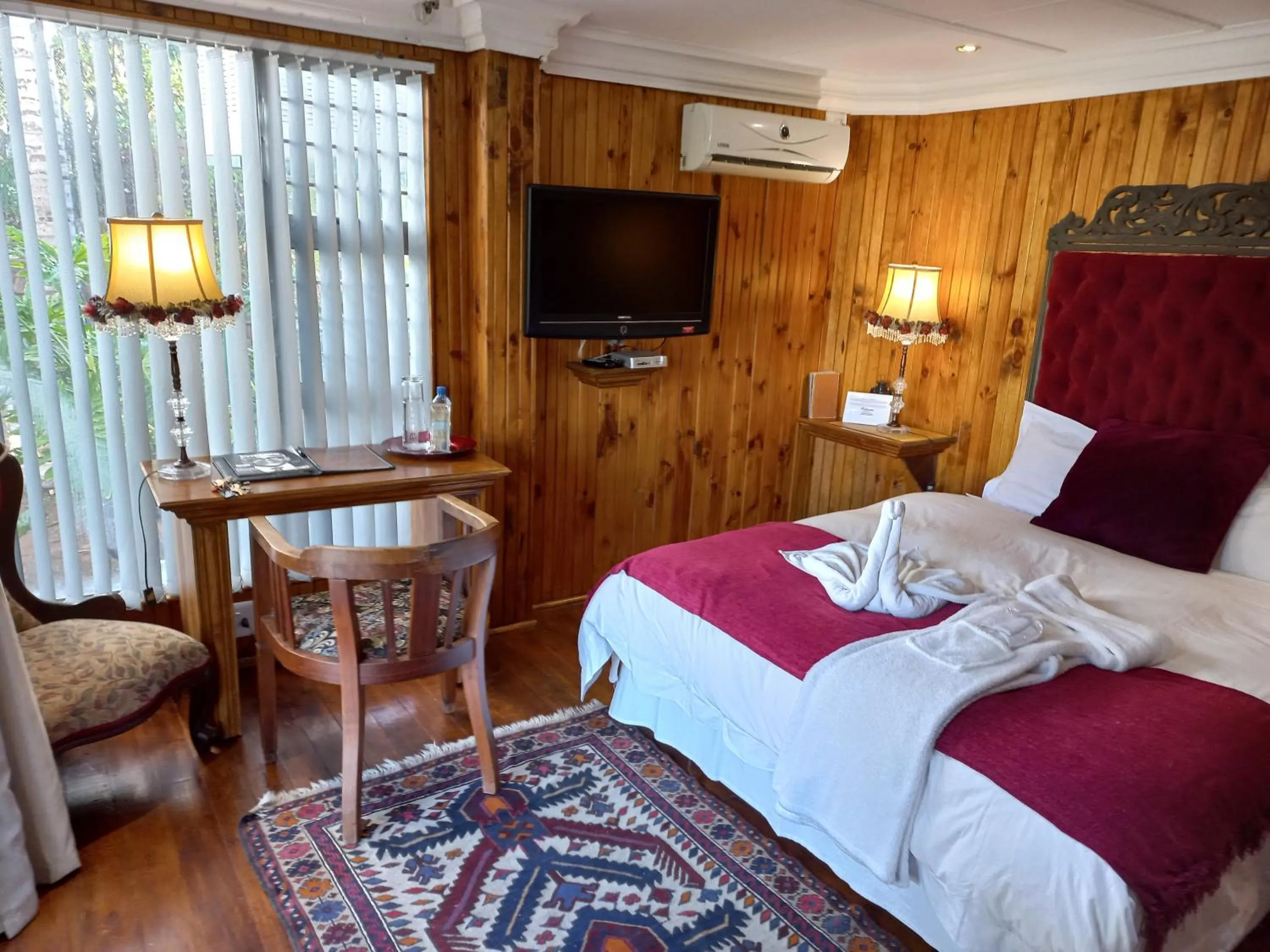 Bed in Belurana River Manor