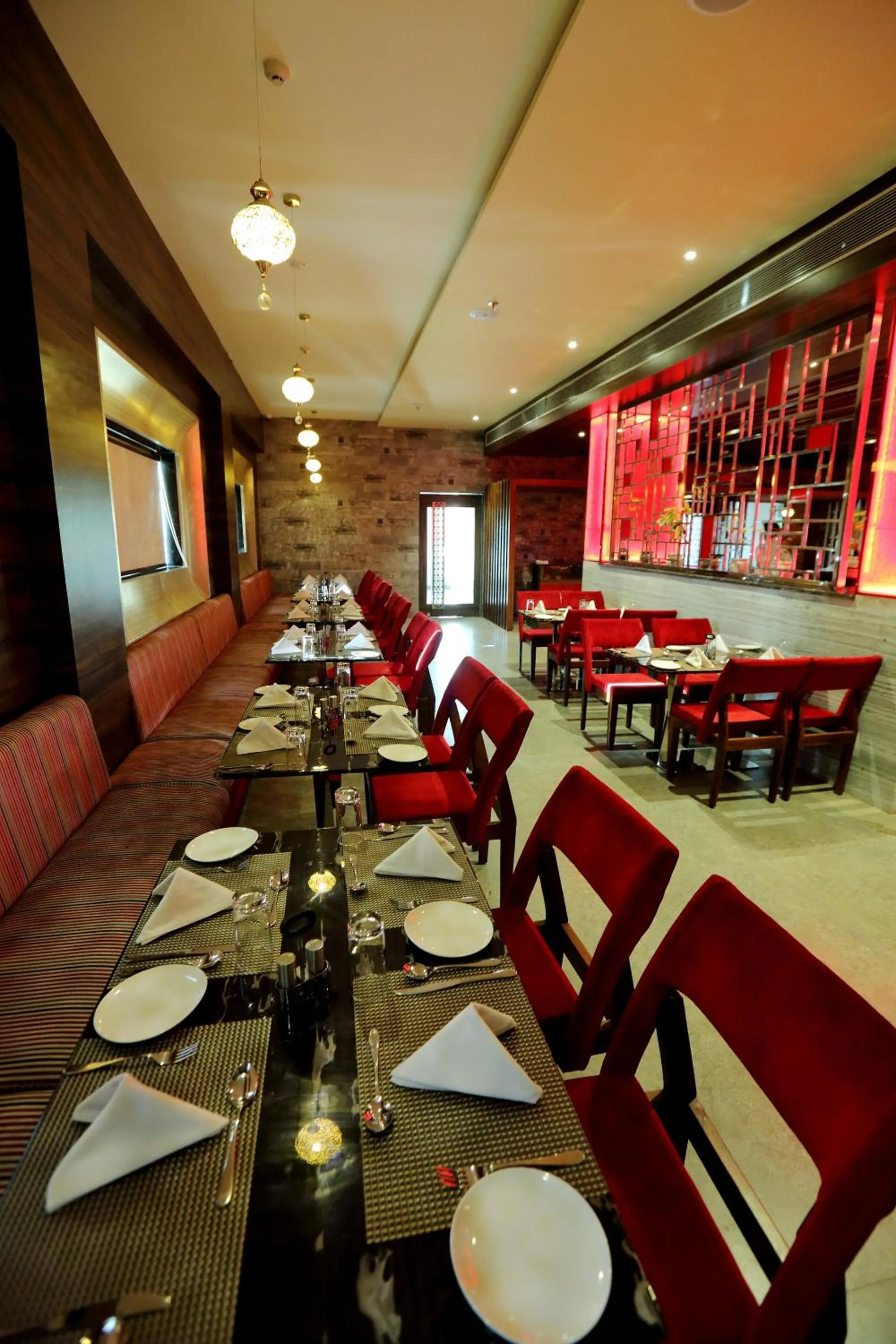 Restaurant/places to eat in Hotel Kasturi Orchid