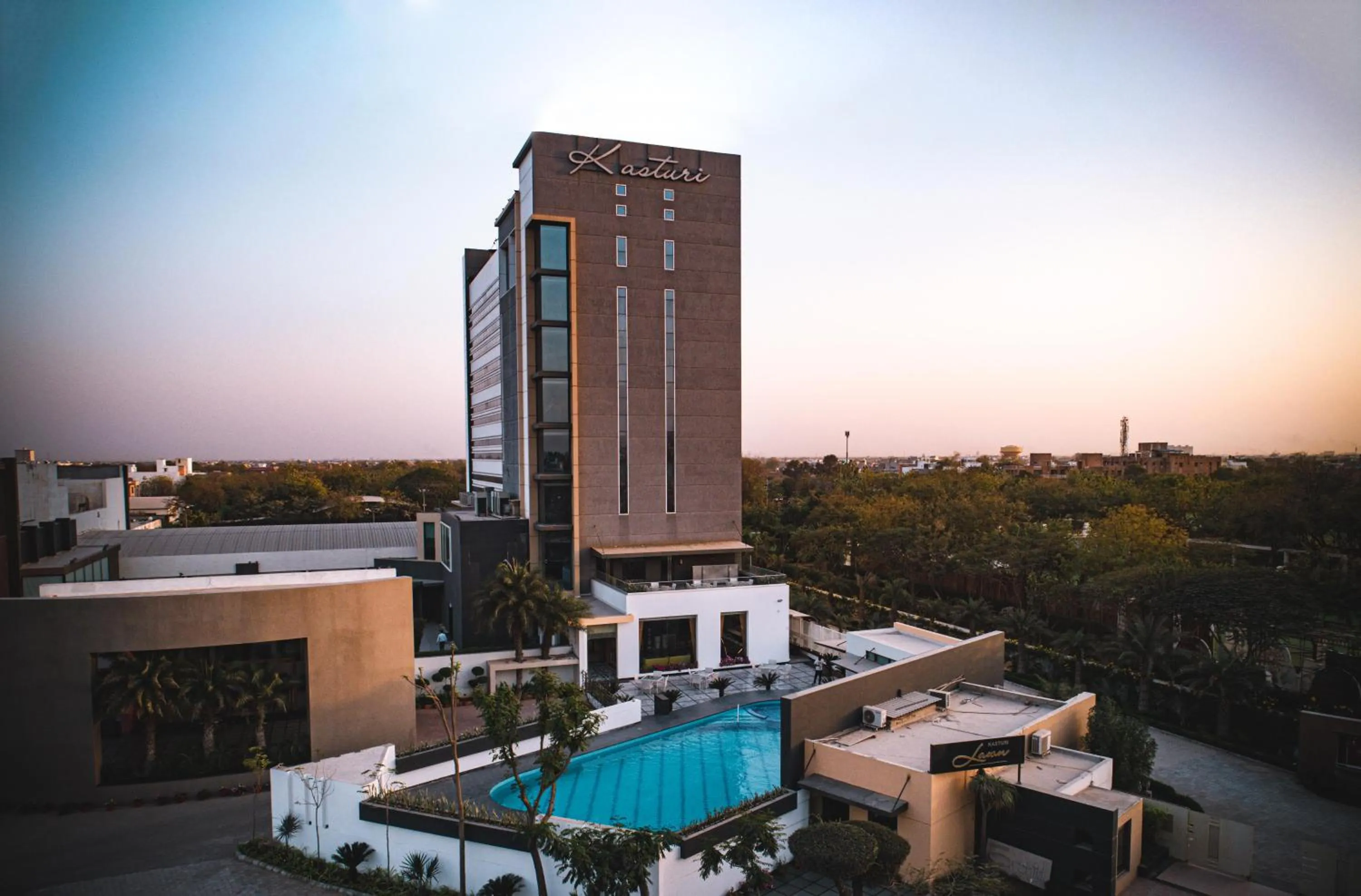 Swimming pool in Hotel Kasturi Orchid