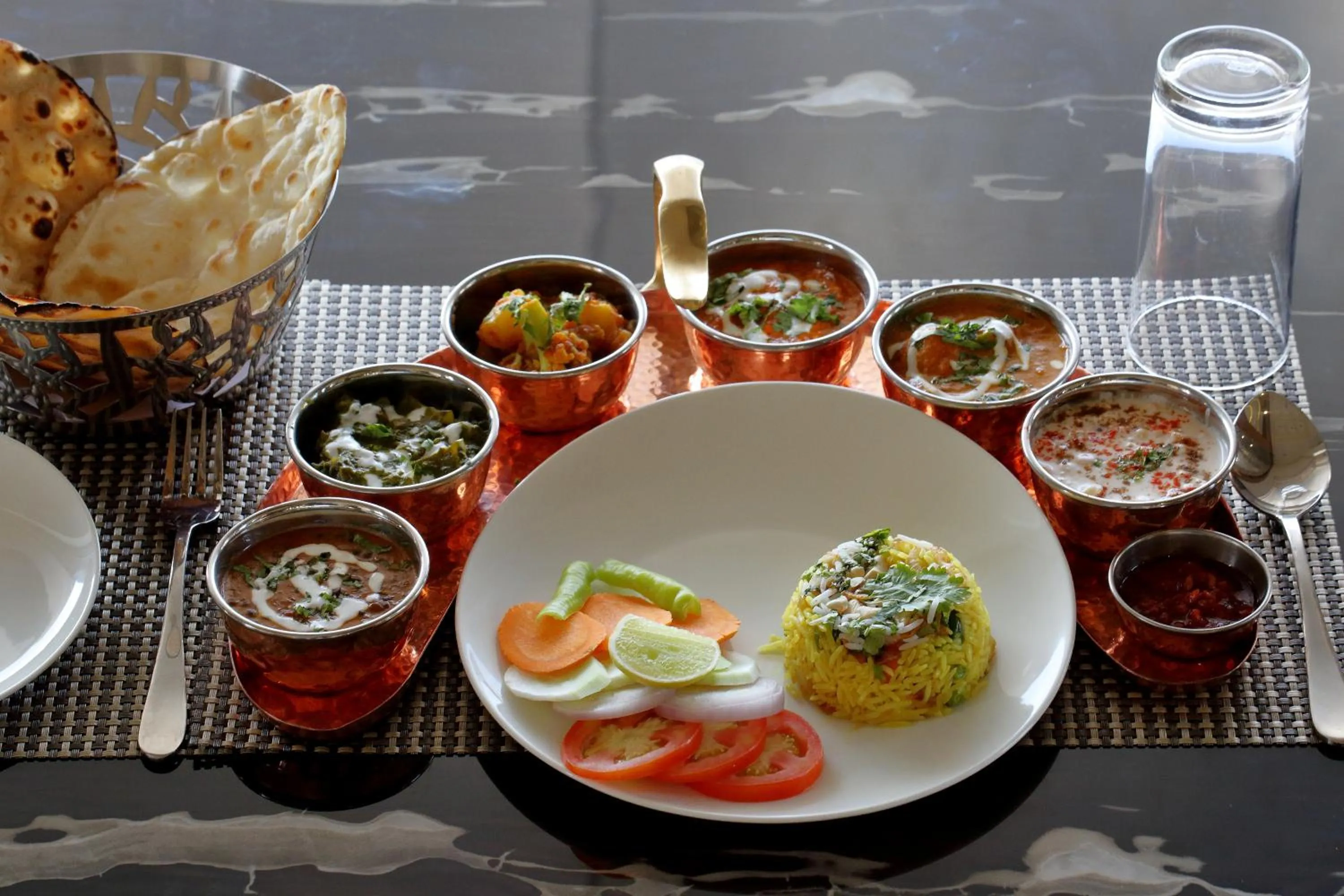 Restaurant/places to eat in Hotel Kasturi Orchid