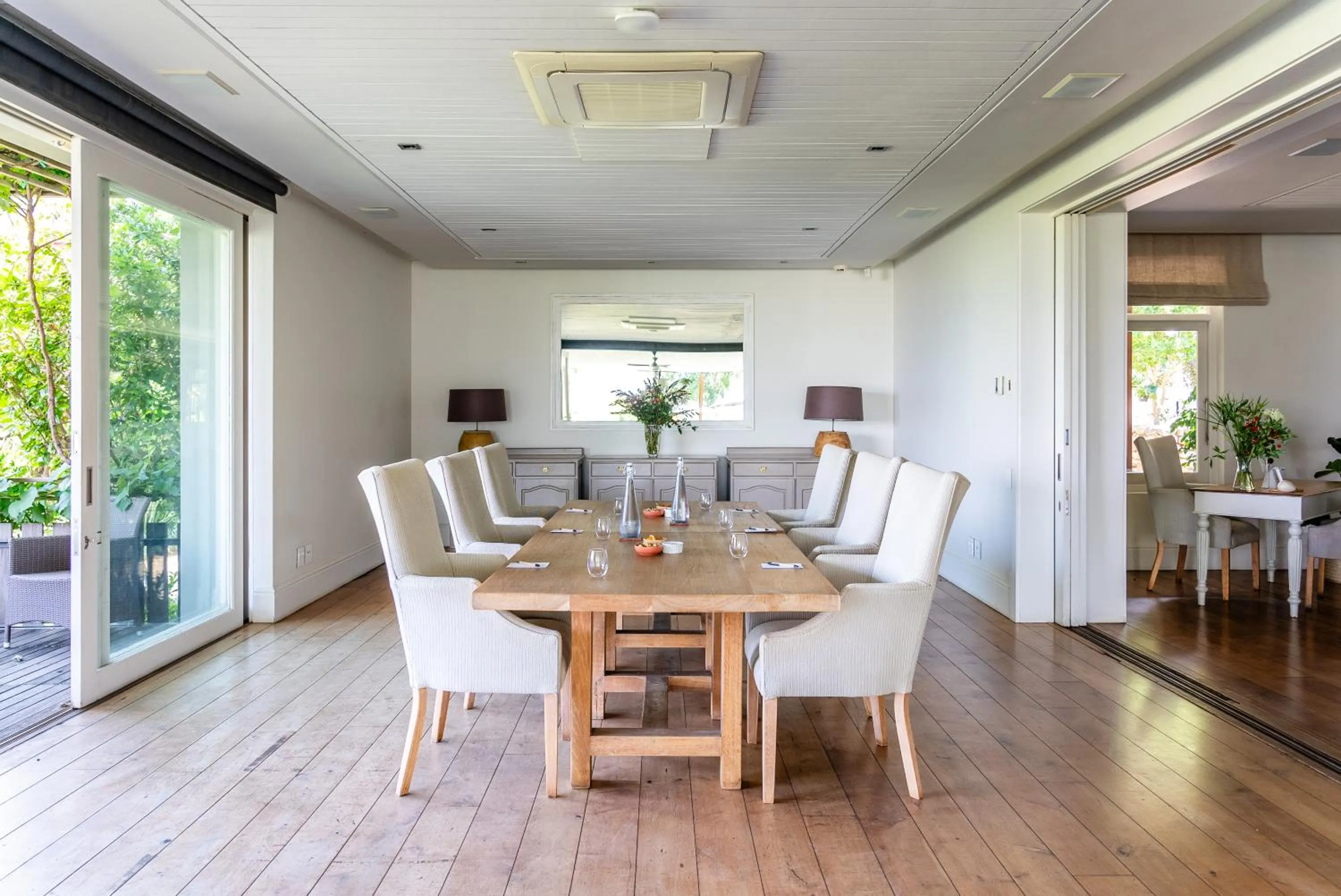 Meeting/conference room in Angala