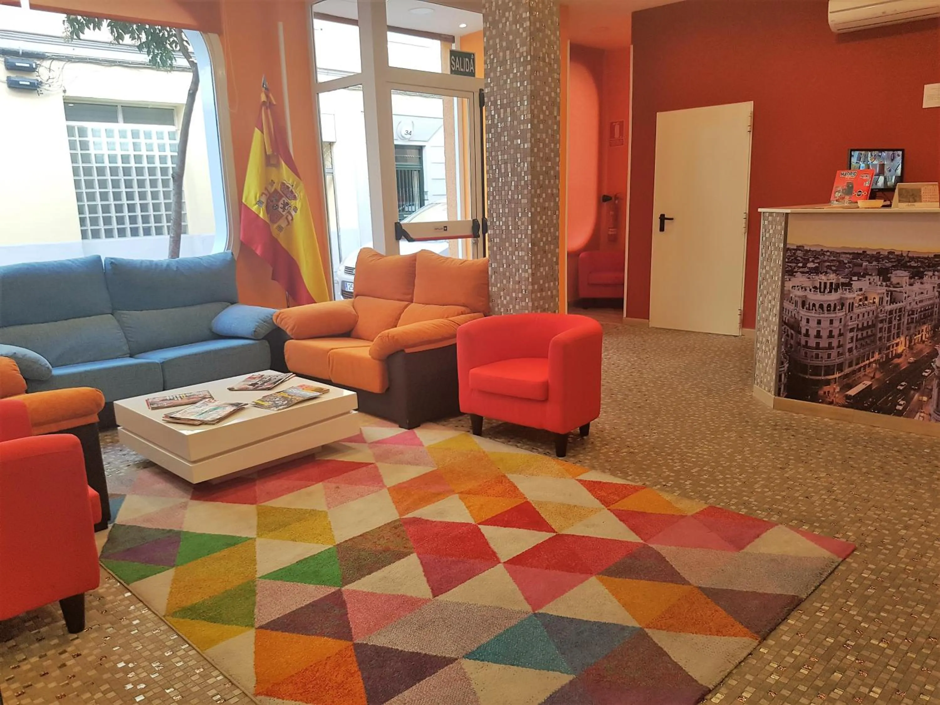 Lobby or reception in Avenida De America Tijcal