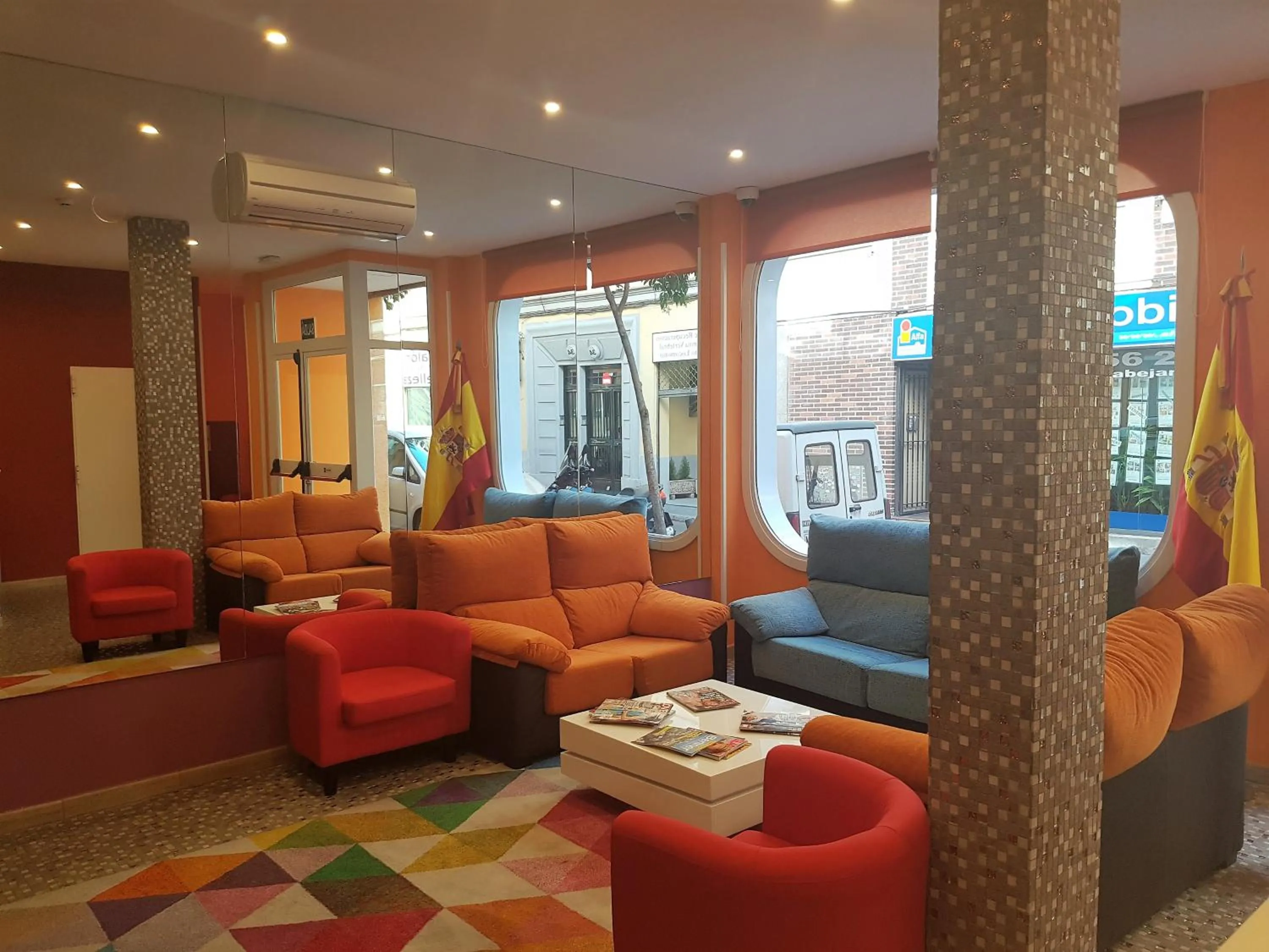 Lobby or reception in Avenida De America Tijcal