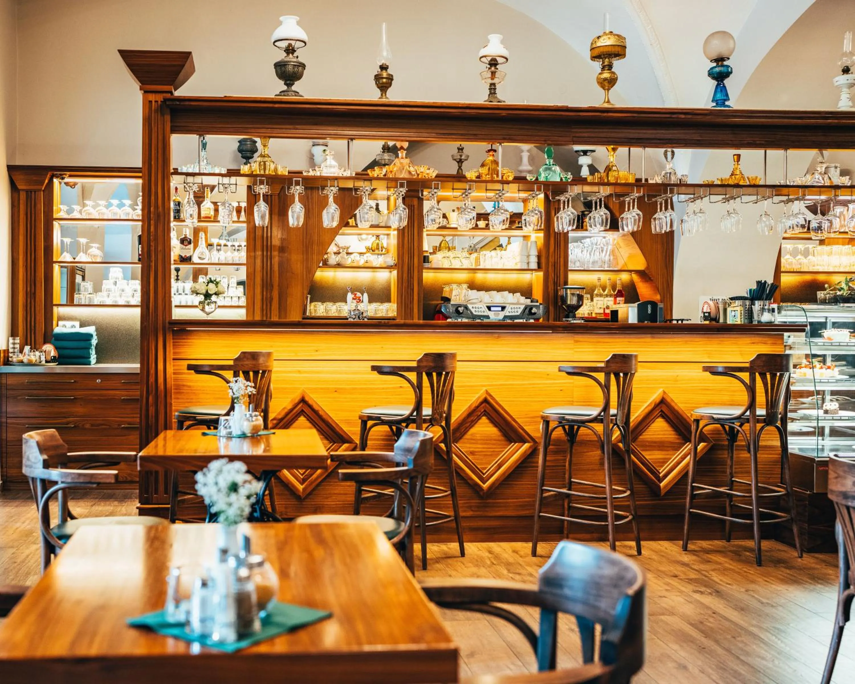 Restaurant/places to eat in Hotel Zlaty Andel