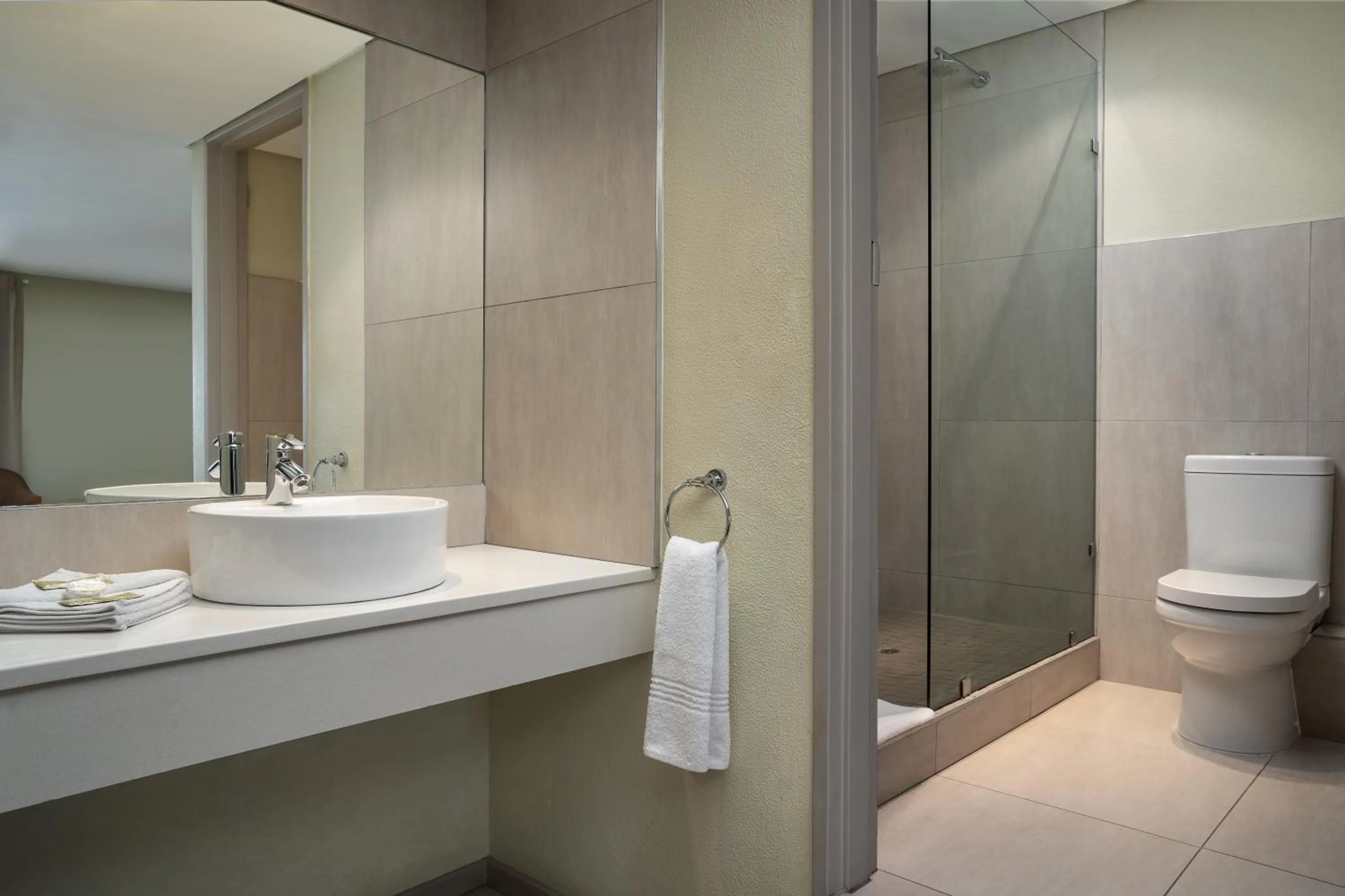 Bathroom in River City Inn