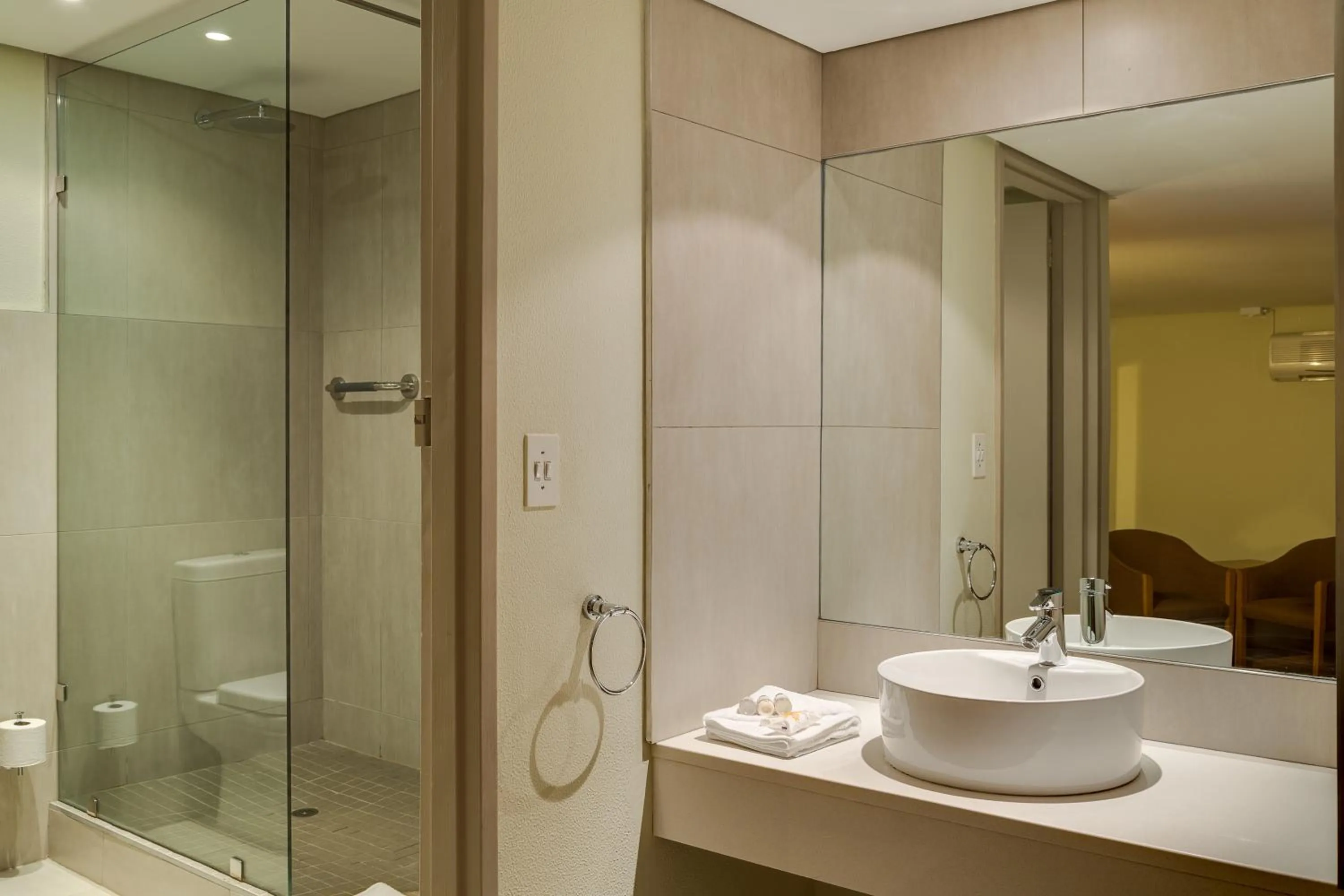 Bathroom in River City Inn