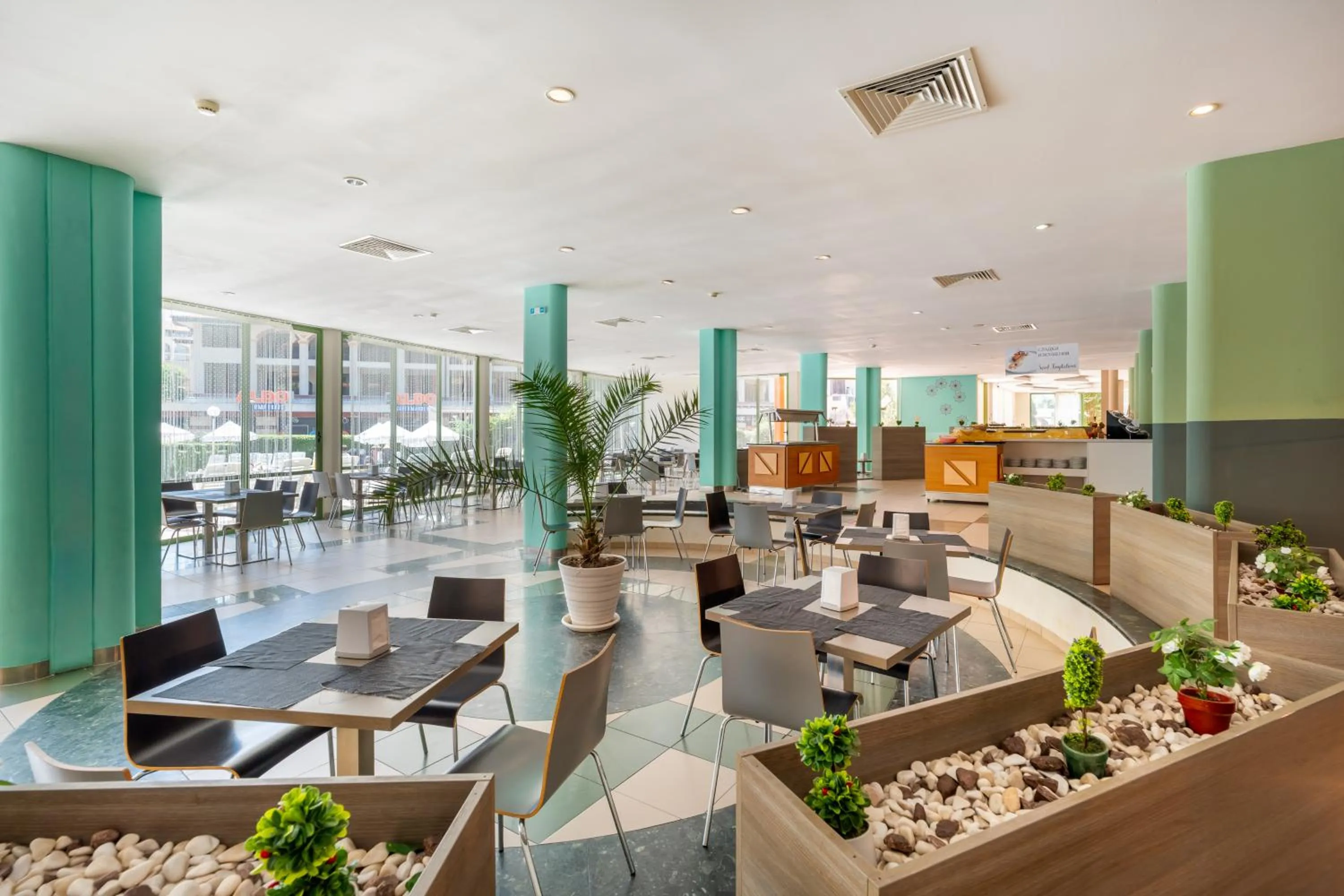 Restaurant/places to eat in MPM Hotel Kalina Garden - All Inclusive