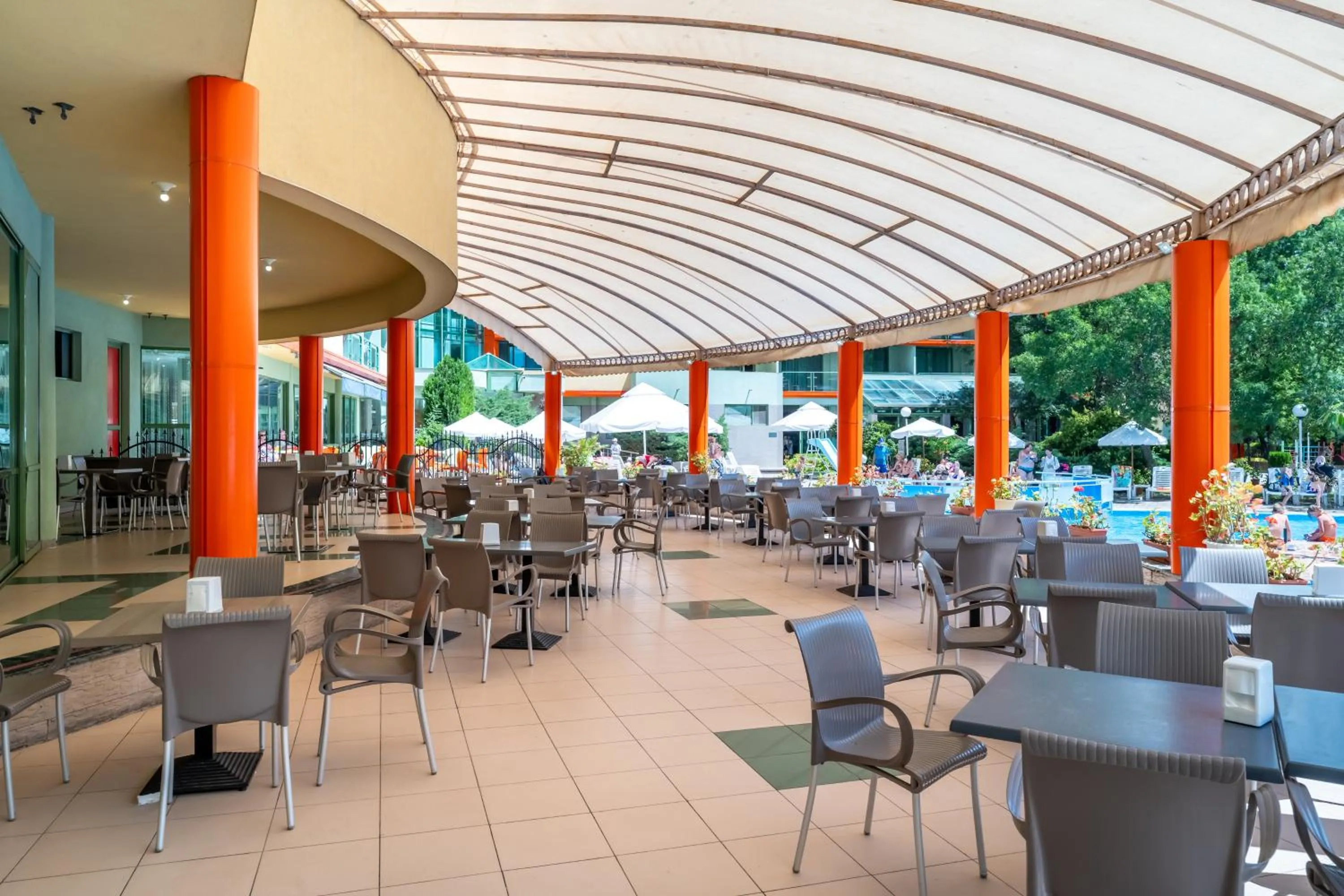 Restaurant/places to eat in MPM Hotel Kalina Garden - All Inclusive