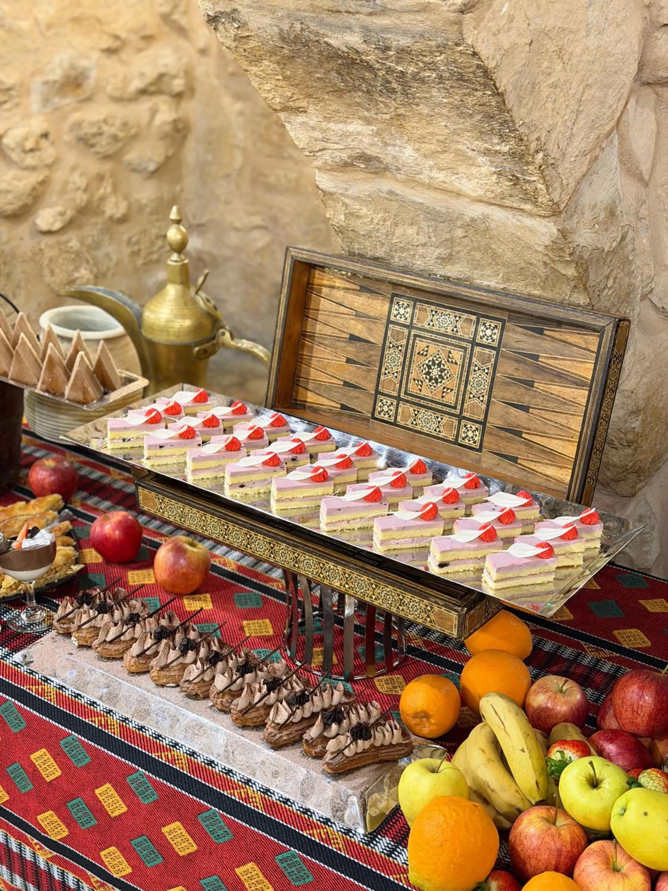 Food and drinks in Hayat Zaman Hotel And Resort Petra