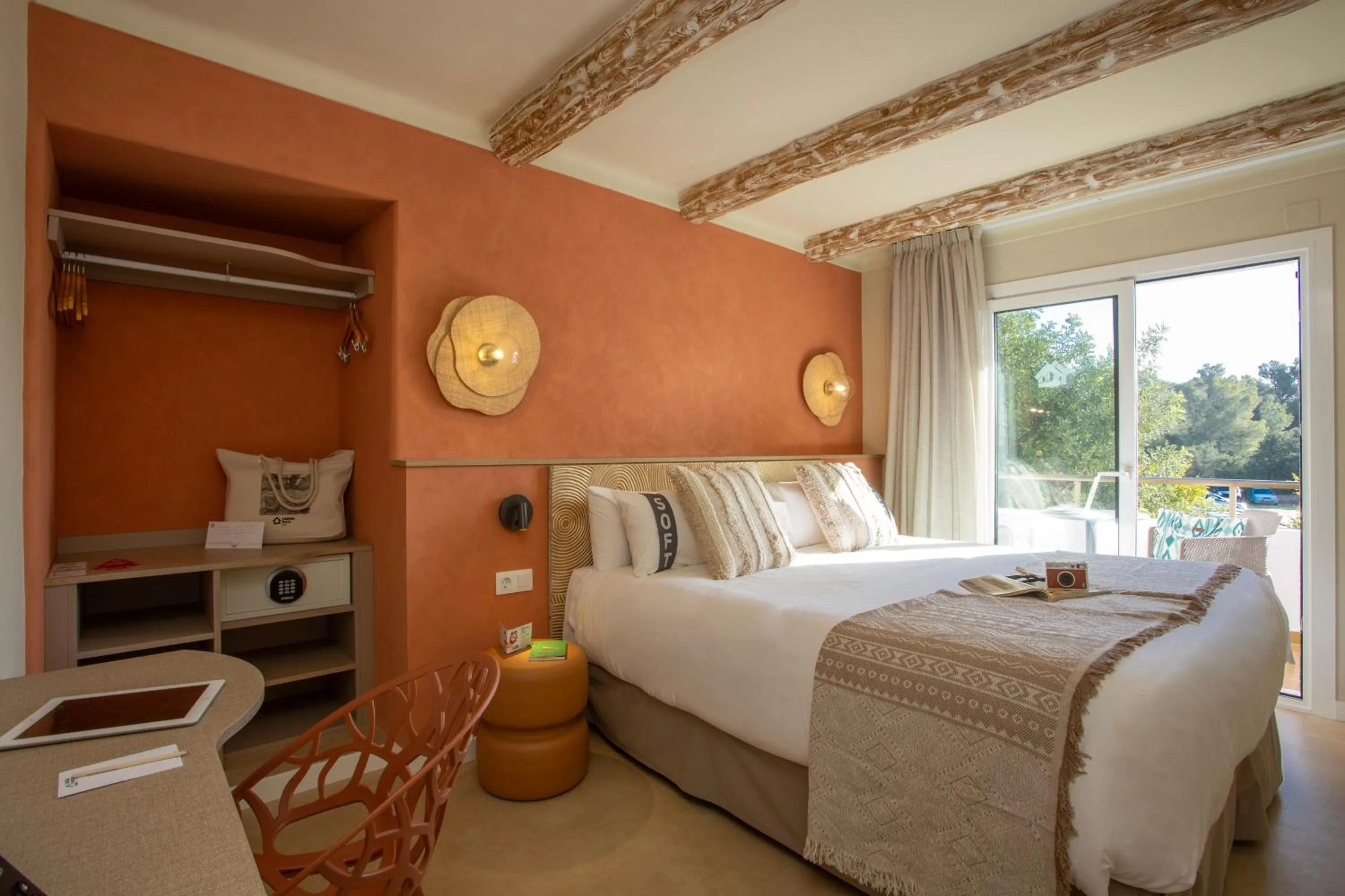 Photo of the whole room, Bed in Casual Bahía Ibiza