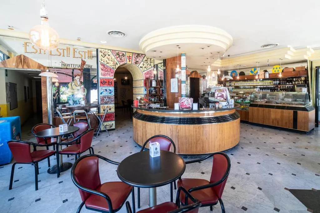 Lounge or bar in Hotel Italia & Lombardi