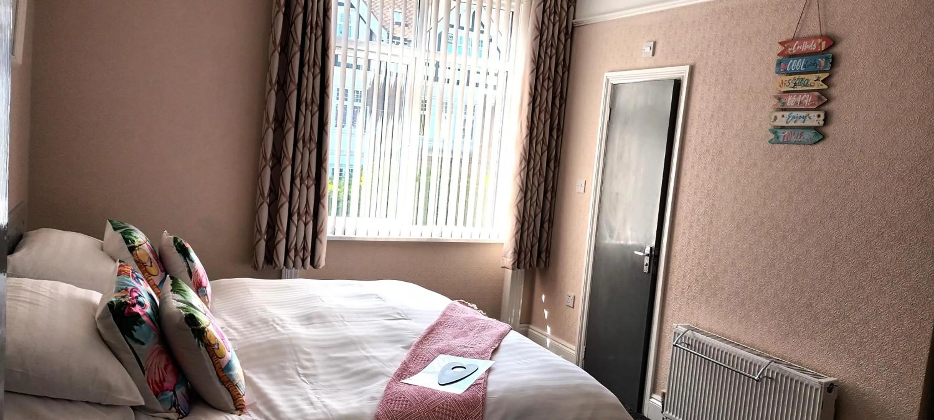 Bedroom, Bed in The Rosscourt