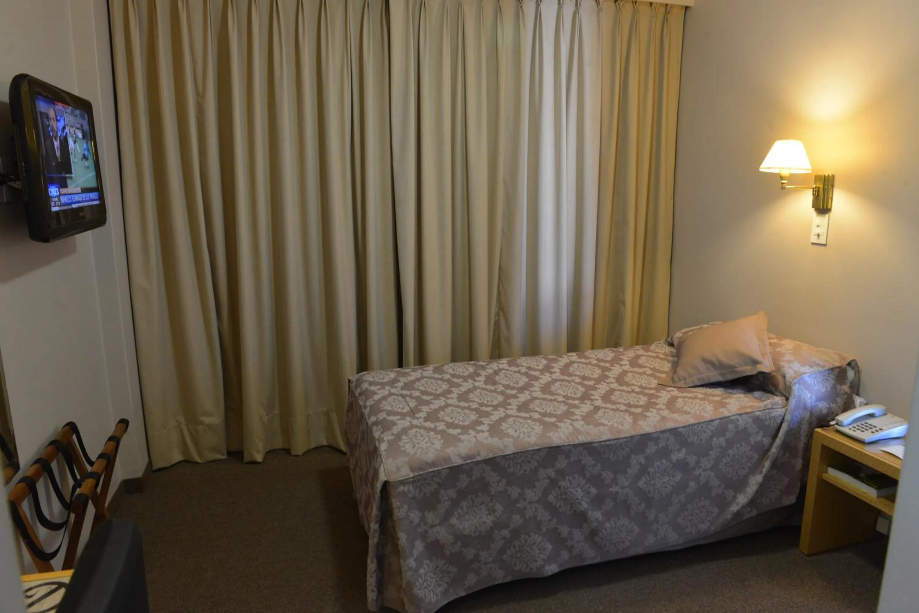 Photo of the whole room, Bed in Comodoro Hotel