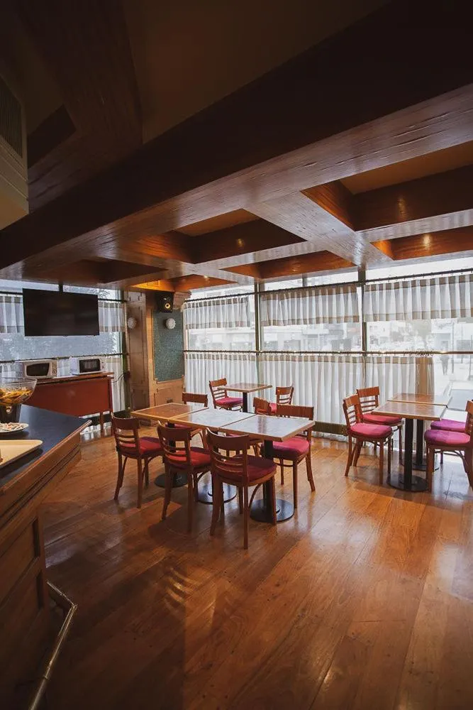 Seating area in Comodoro Hotel