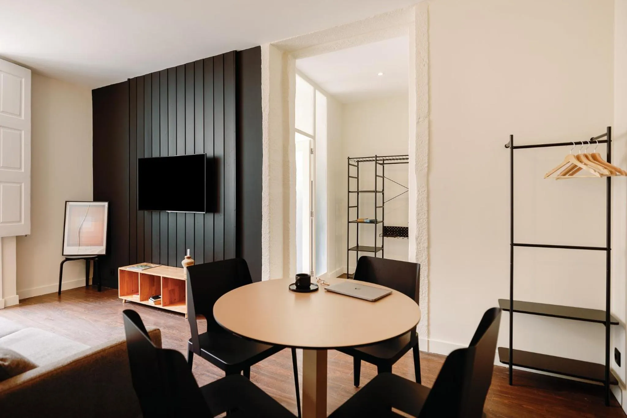 Living room in Cosme Apartments by Olala Homes