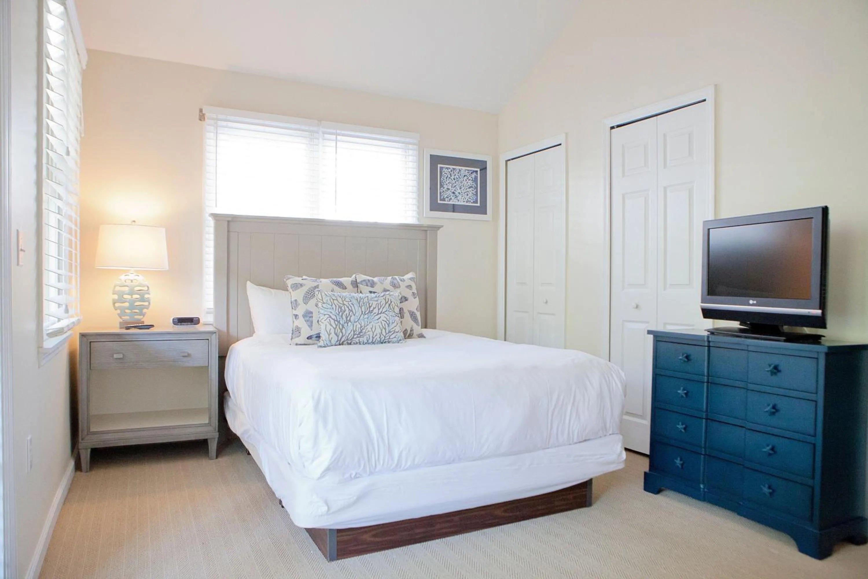 Bedroom, Bed in Hawks Cay Resort